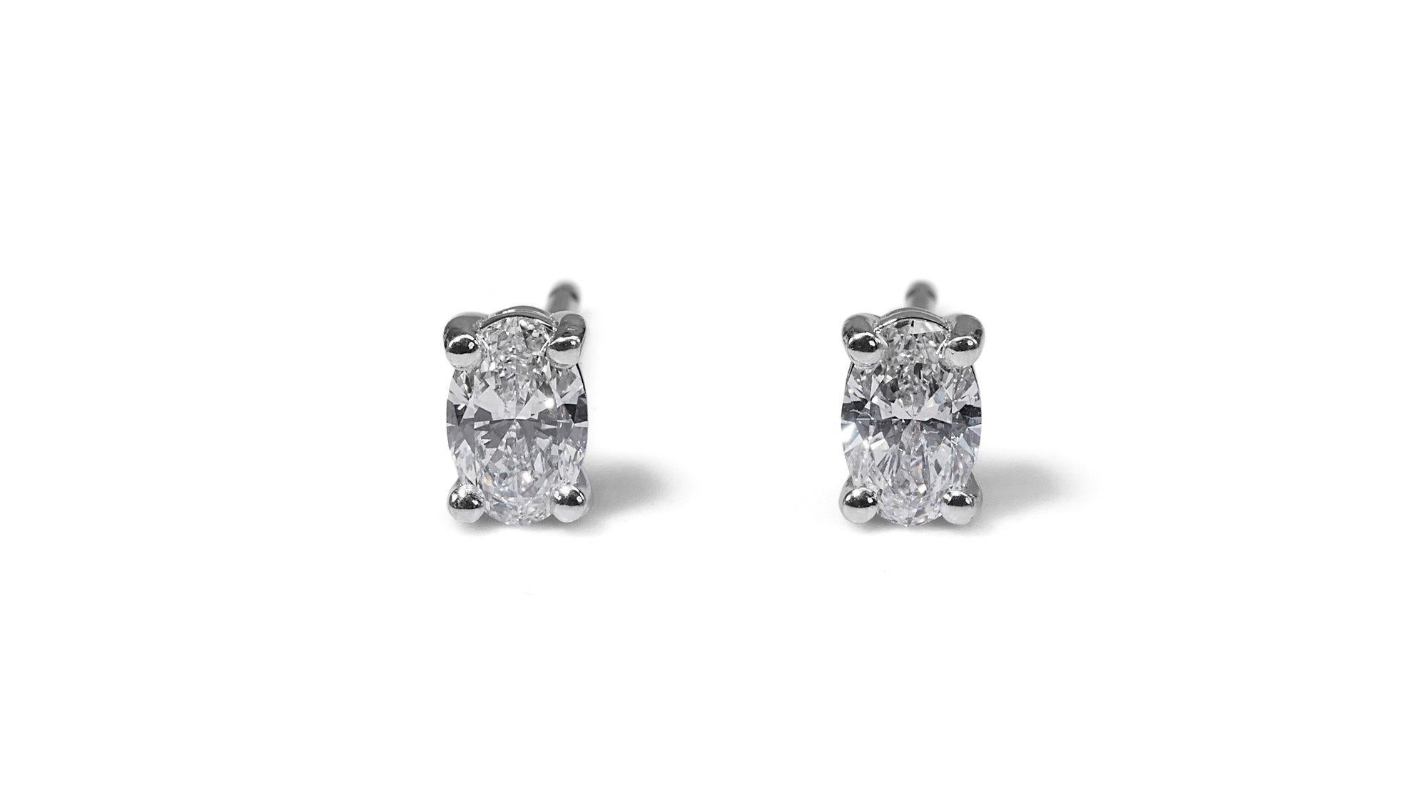 Beautiful 18 Kt. White Gold Stud Oval Earrings 0.61 Ct Natural Diamonds-GIA Cert For Sale 5
