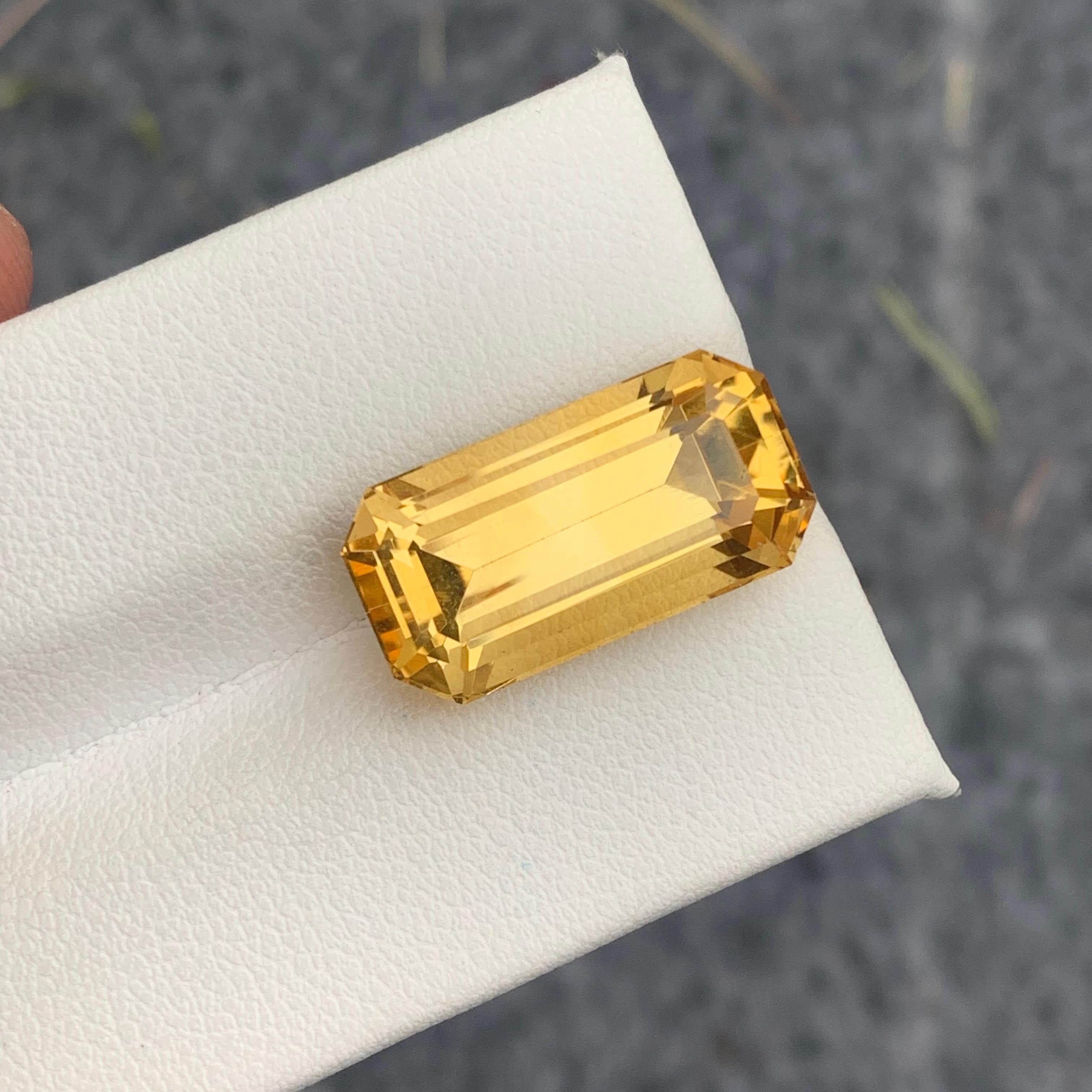 Beautiful Long Emerald Cut Natural Loose Yellow Citrine from Brazil For Sale 5