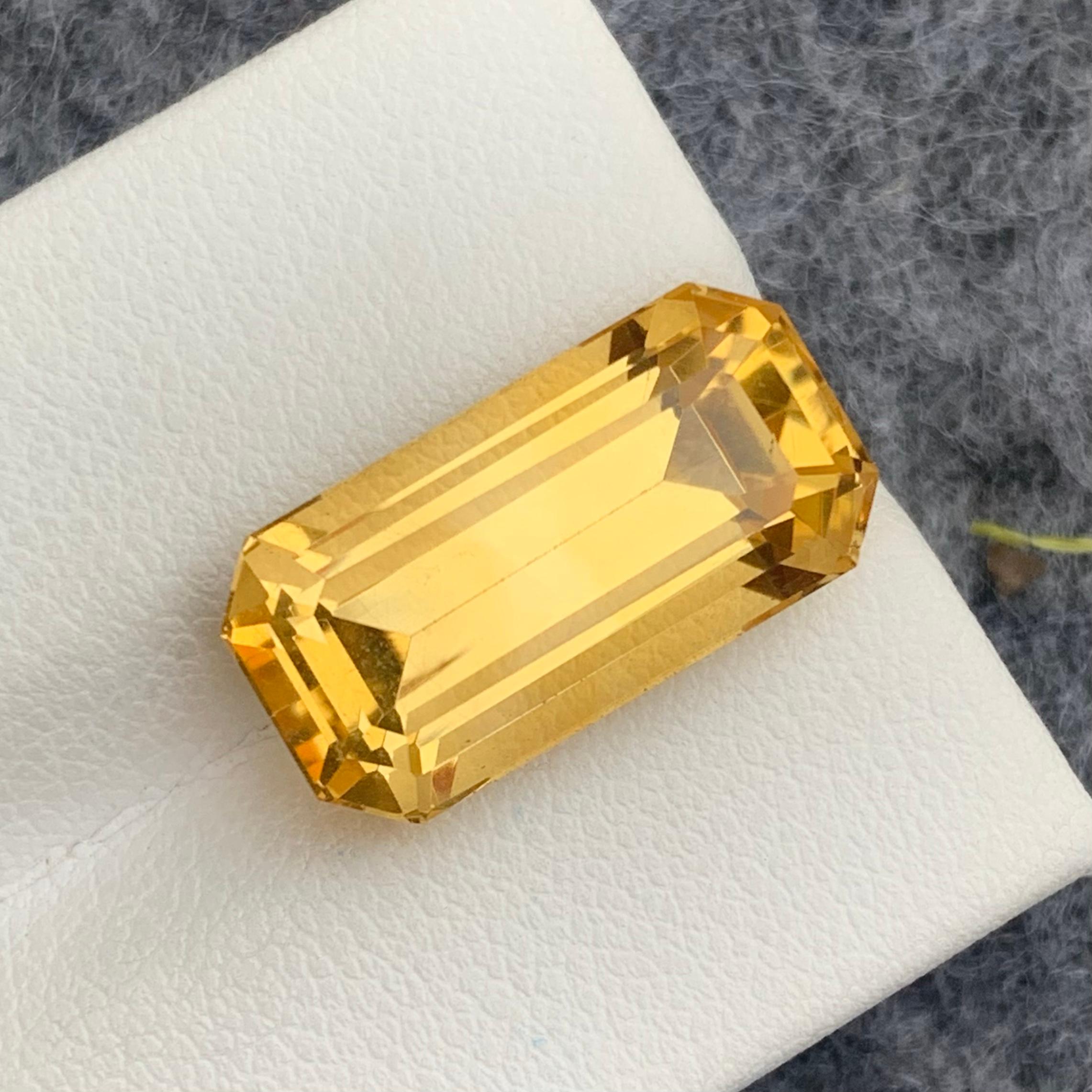 Beautiful Long Emerald Cut Natural Loose Yellow Citrine from Brazil For Sale 7