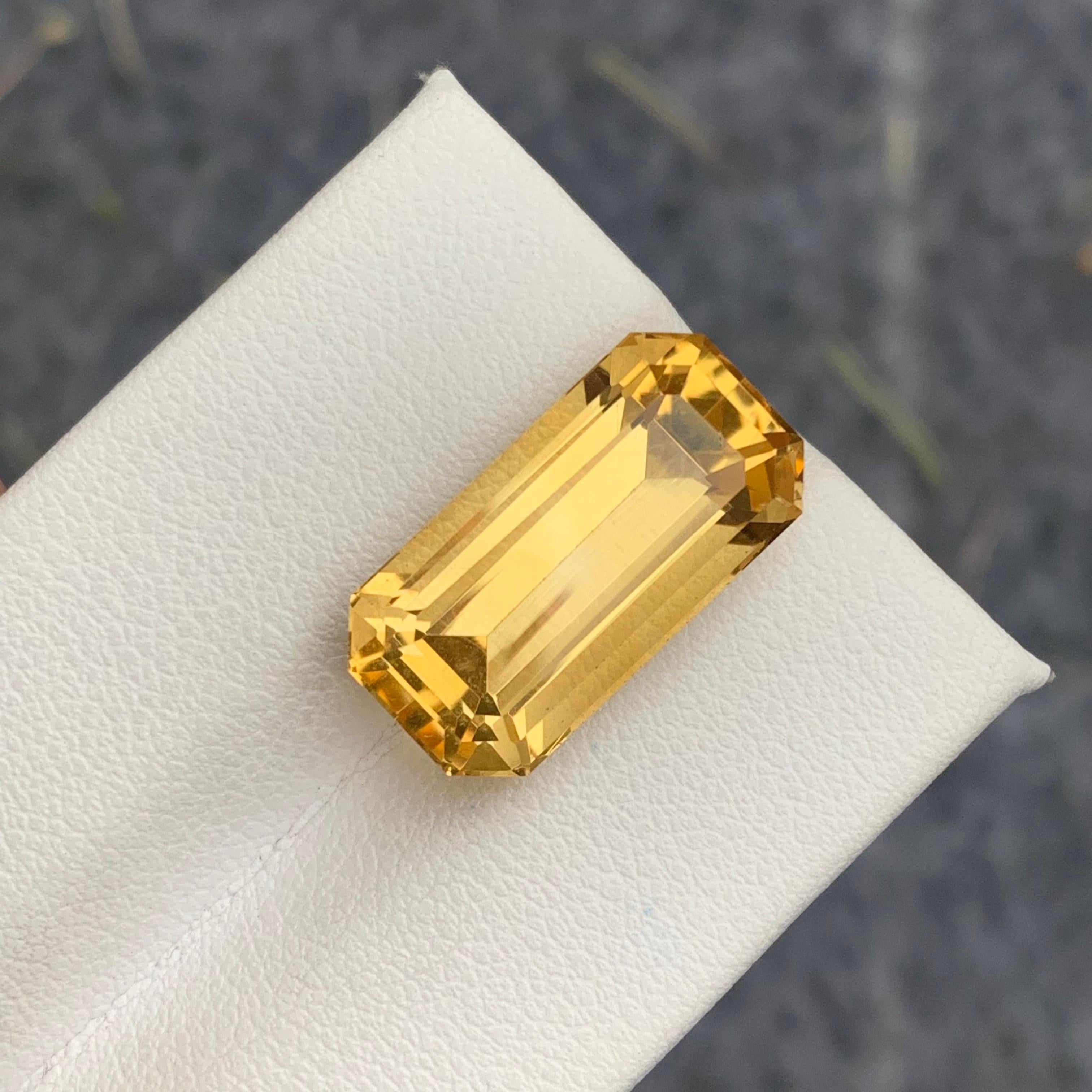 Beautiful Long Emerald Cut Natural Loose Yellow Citrine from Brazil For Sale 8