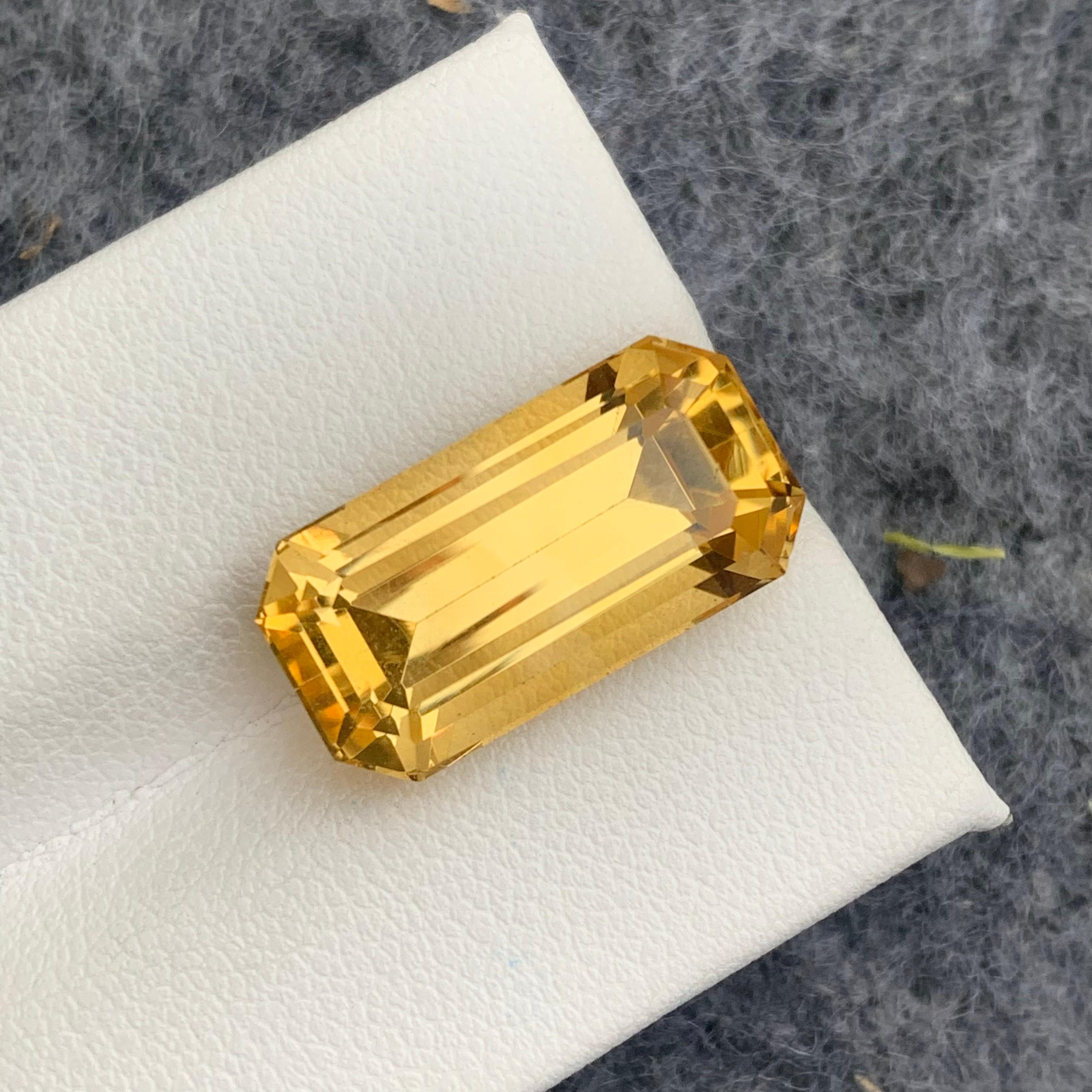 Georgian Beautiful Long Emerald Cut Natural Loose Yellow Citrine from Brazil For Sale