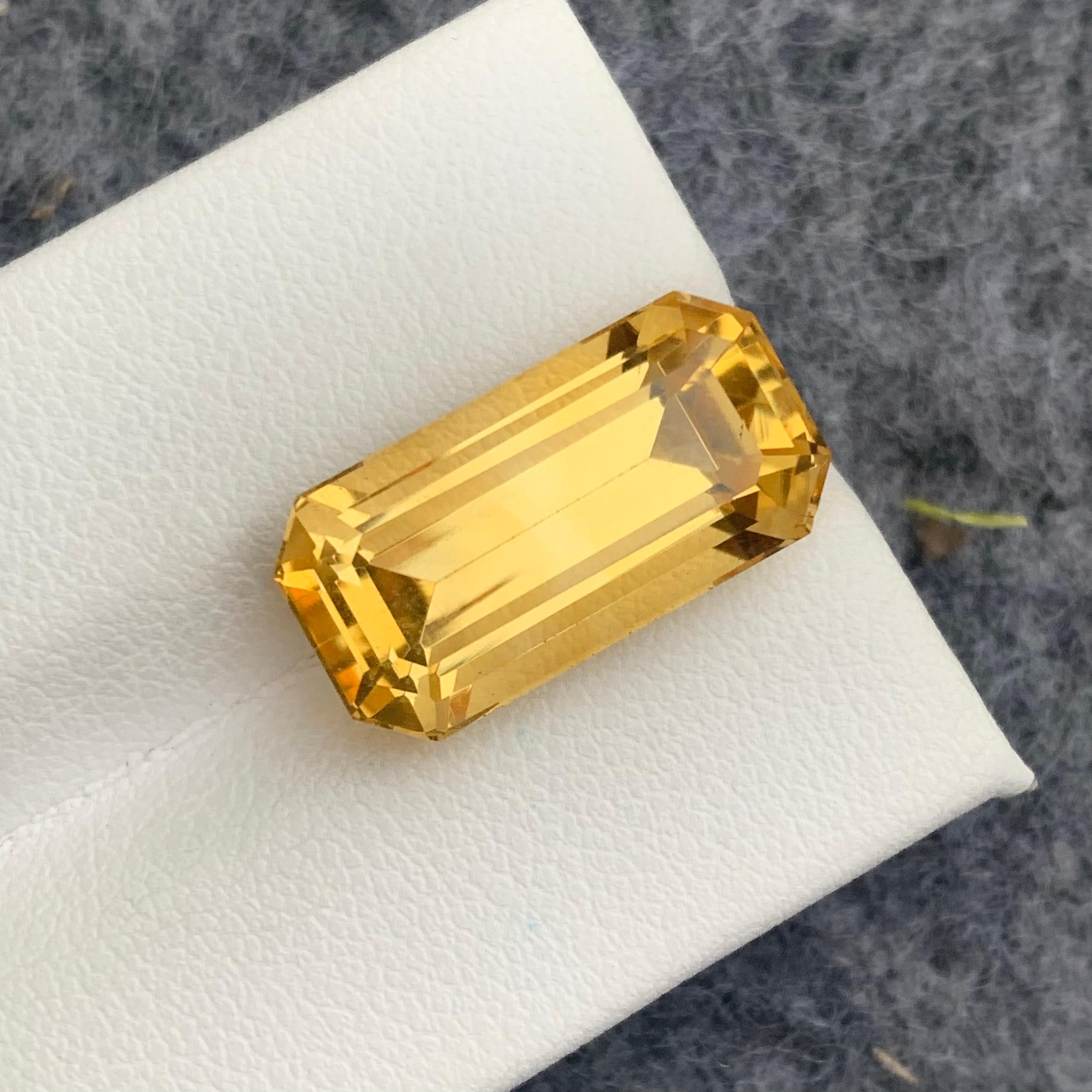 Women's or Men's Beautiful Long Emerald Cut Natural Loose Yellow Citrine from Brazil For Sale