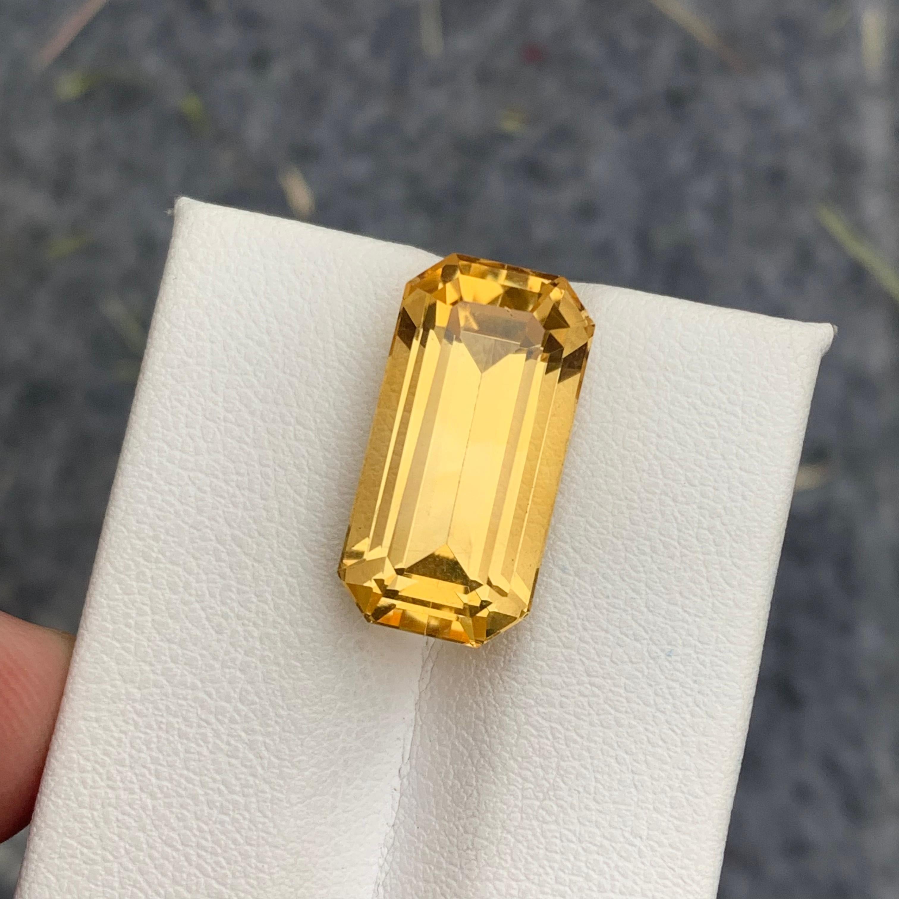 Beautiful Long Emerald Cut Natural Loose Yellow Citrine from Brazil For Sale 1
