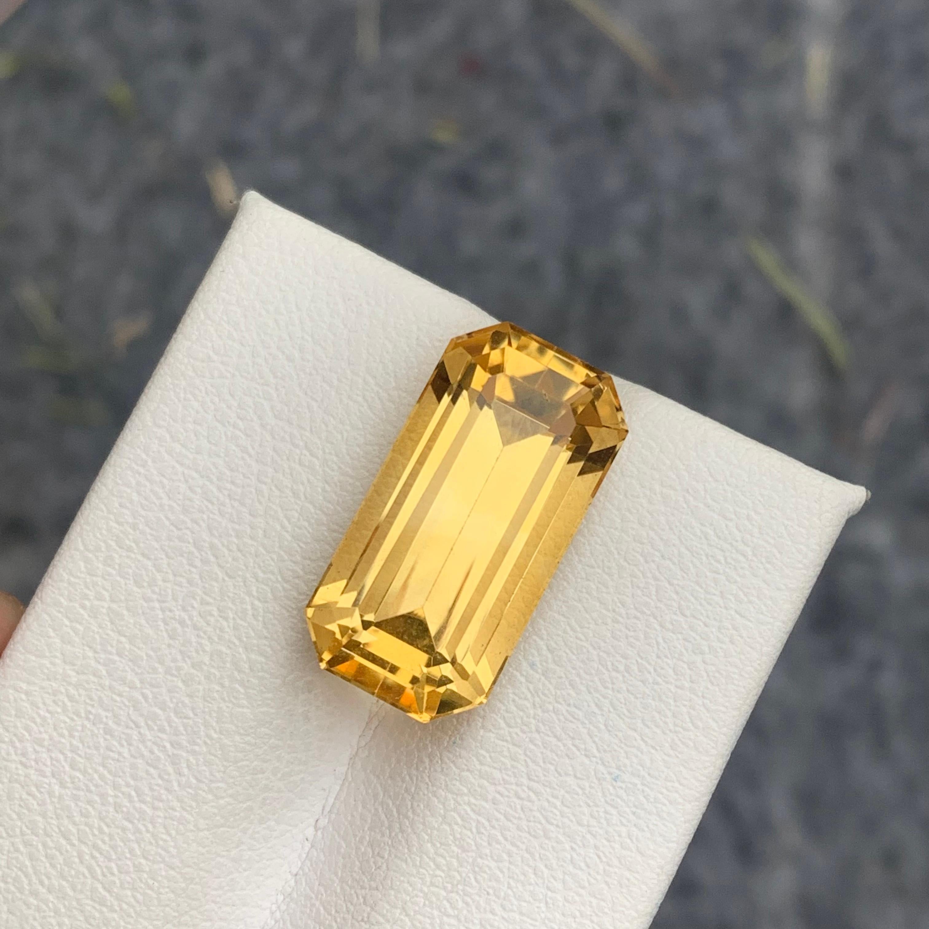 Beautiful Long Emerald Cut Natural Loose Yellow Citrine from Brazil For Sale 4