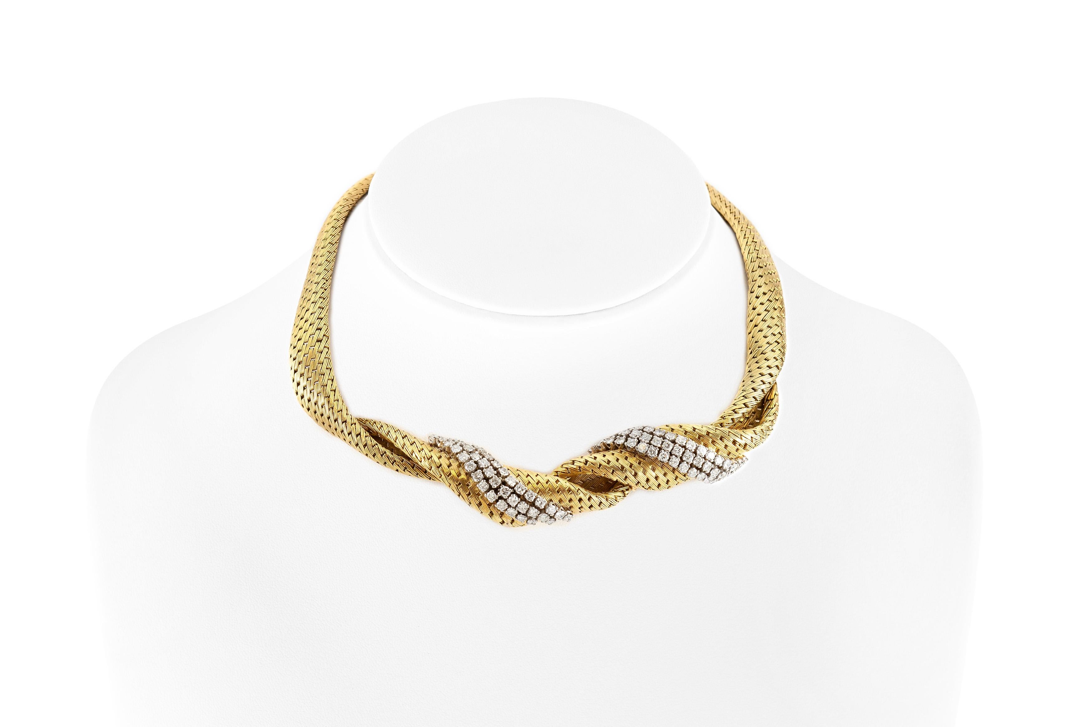 Brilliant Cut Beautiful 18 Karat Choker with Diamond Spiral in Front For Sale