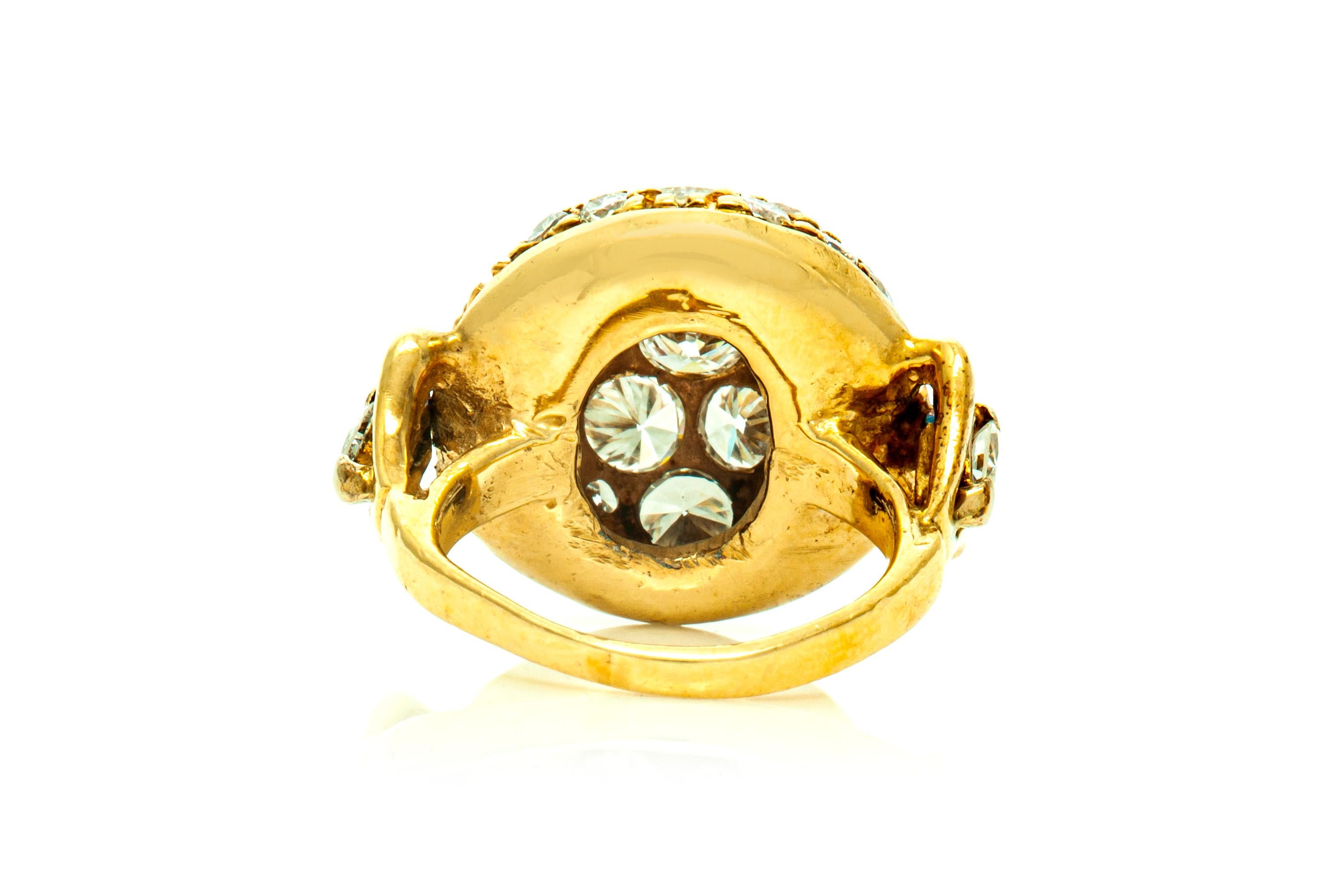 Beautiful 18 Karat Diamonds Round Ring In Good Condition In New York, NY