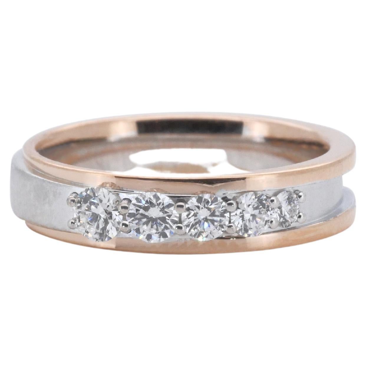 Beautiful 18k Two-Toned Five Stone Wedding Band Ring w/ 0.23ct Natural Diamonds For Sale