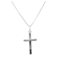 Beautiful 18k White Gold Cross Necklace with 2.85 G Total Weight