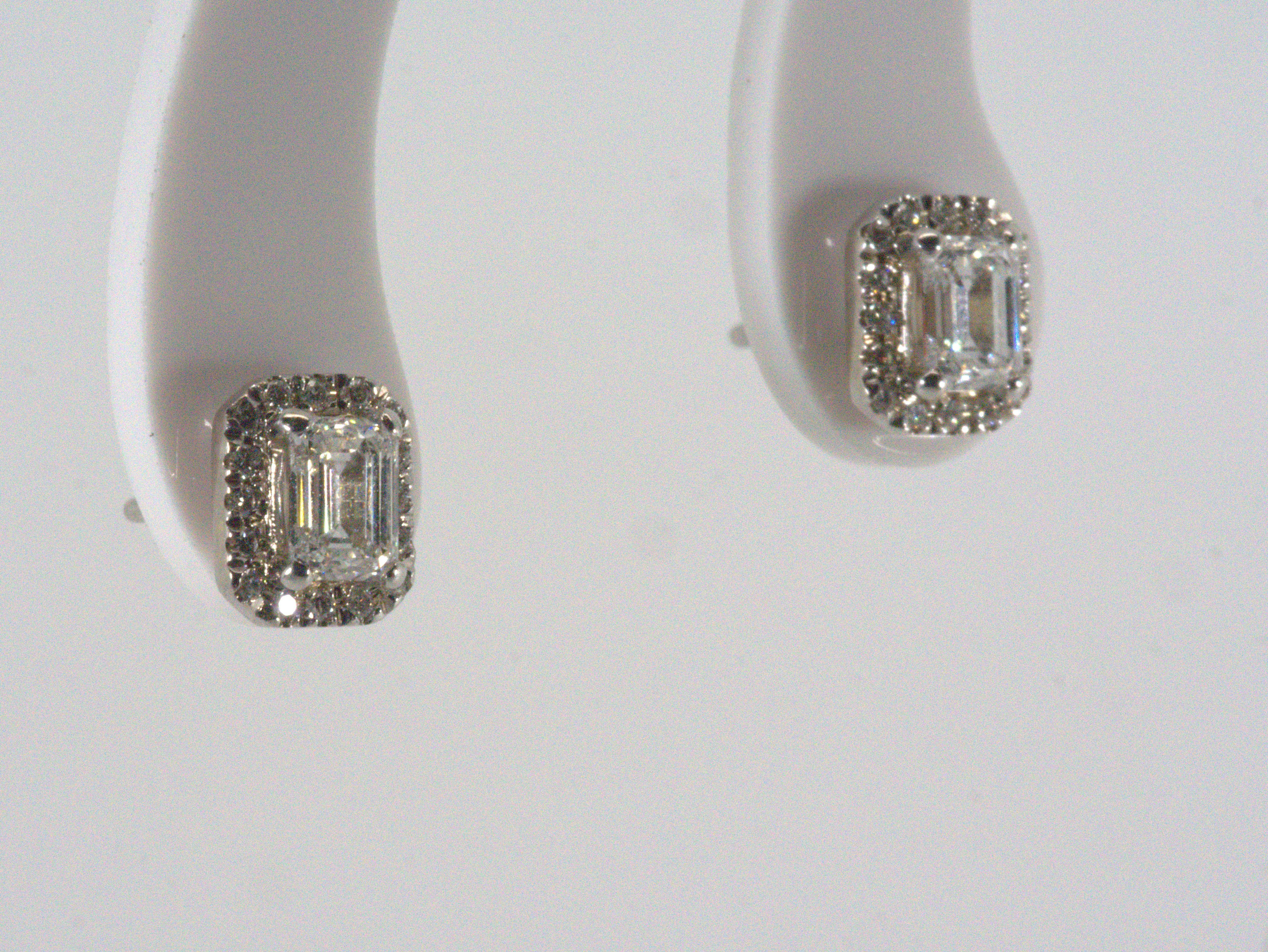 Beautiful 18k White Gold Earrings with 0.93 Ct Natural Diamonds, GIA Cert 4
