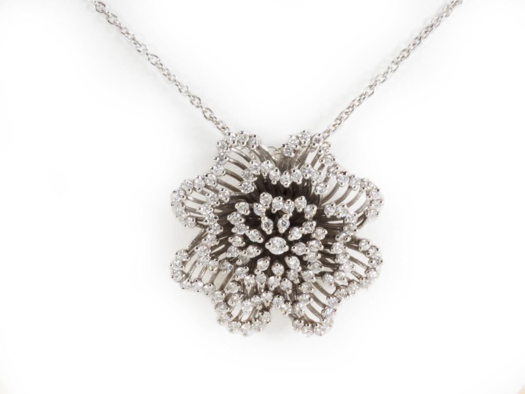Beautiful 18K White Gold Flower Necklace with 1.0 Ct Natural Diamonds, IGI Cert 1
