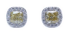 Beautiful 18k White Gold Halo Earrings with 2.96 Ct Natural Diamonds, GIA Cert