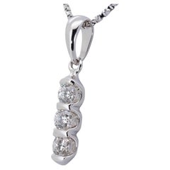 Beautiful 18K White Gold Necklace with 0.20 ct Natural Diamonds