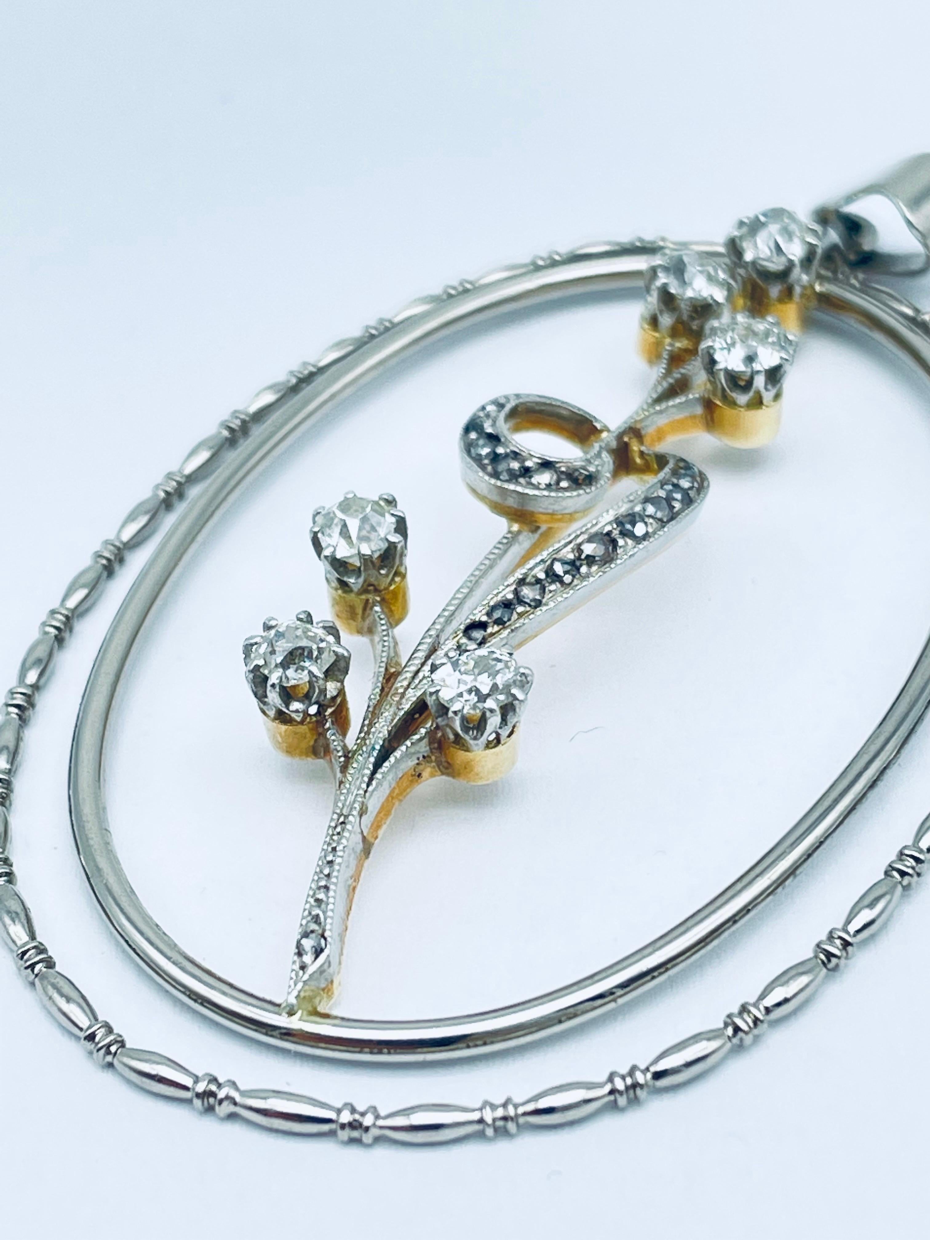 Art Deco Bellissimo pendente a forma di fiore con diamanti da 0,6 carati Brillianti in vendita 7