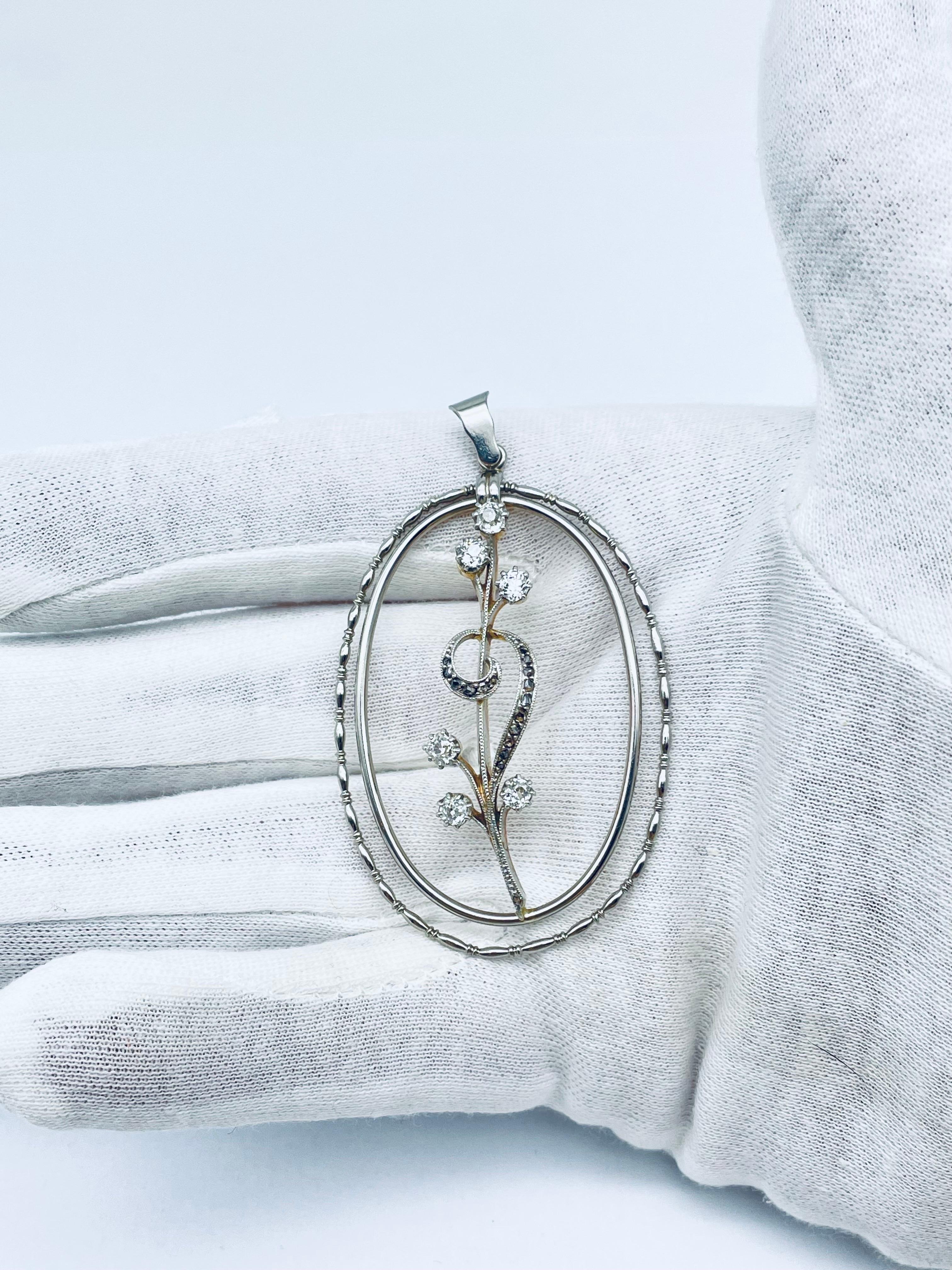 Brilliant Cut Art Deco Beautiful flower pendant with diamonds 0.6 Carat Brilliants For Sale