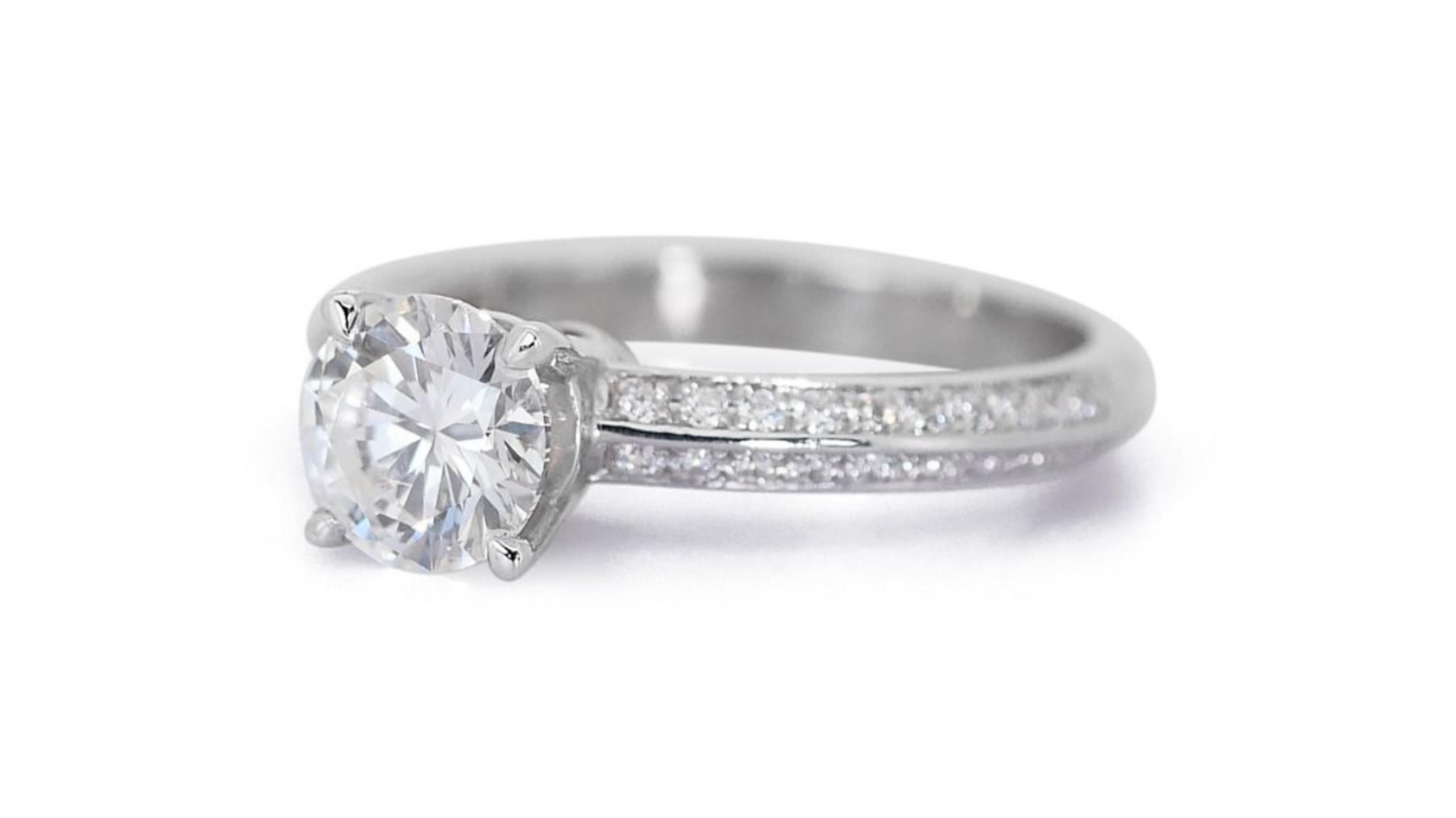 Round Cut Beautiful 18k White Gold Ring 1.01ct. Round Brilliant Pave Diamond Ring For Sale