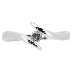 Beautiful 18K White Gold Ring with 0.10  ct Natural Diamond