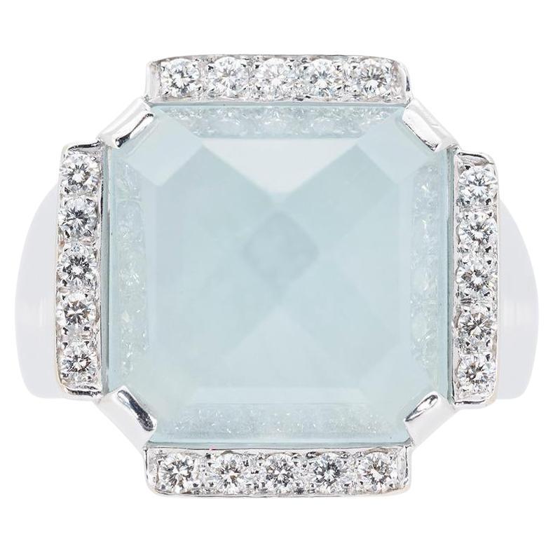 Beautiful 18K White Gold Ring with 10.20 Ct Natural Aquamarine & Diamond