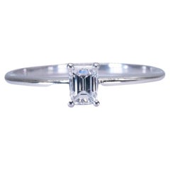Beautiful 18k White Gold Solitaire Ring with 0.30 ct Natural Diamonds- GIA cert