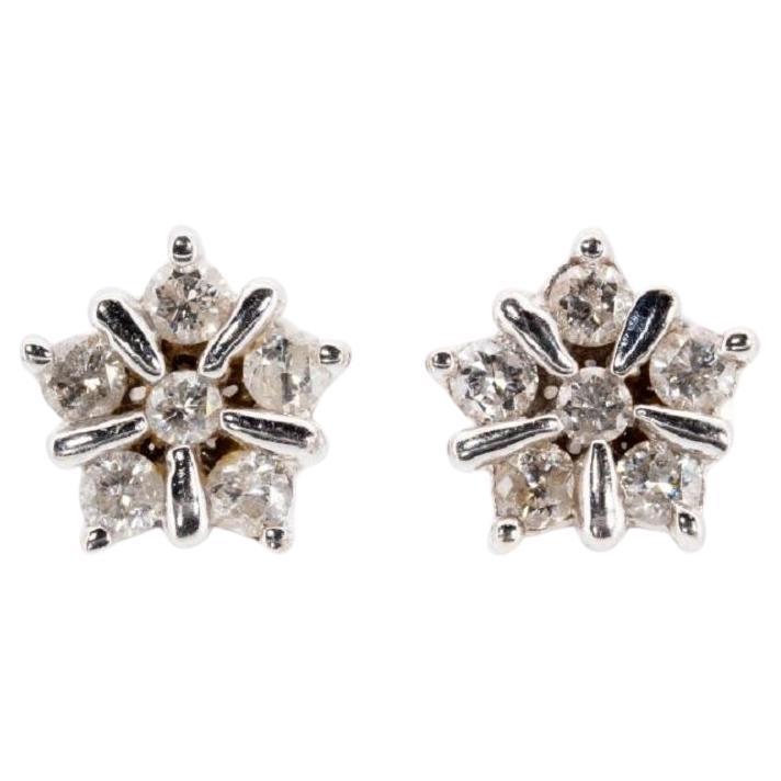 Beautiful 18K White Gold Stud Earrings with 0.20 Ct of Natural Diamonds