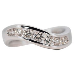 Beautiful 18K White Gold Wave Style Band Ring with 0.35 Ct Natural Diamonds