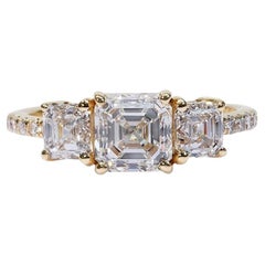 Beautiful 18k Yellow Gold 3 Stone Ring with 2.65 Ct Natural Diamonds AIG Cert