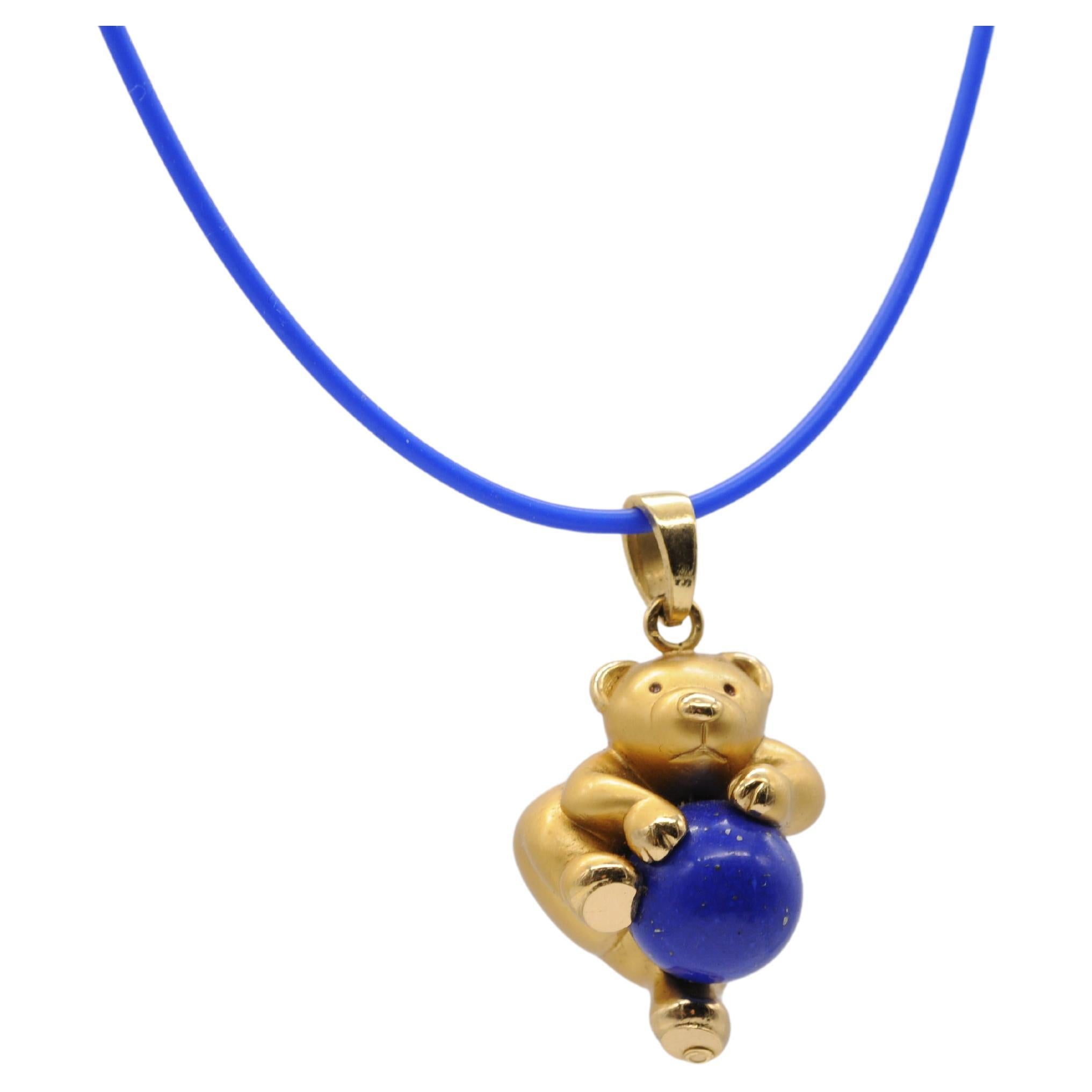 Beautiful 18k yellow gold bear pendant with  lapis lazuli For Sale 5