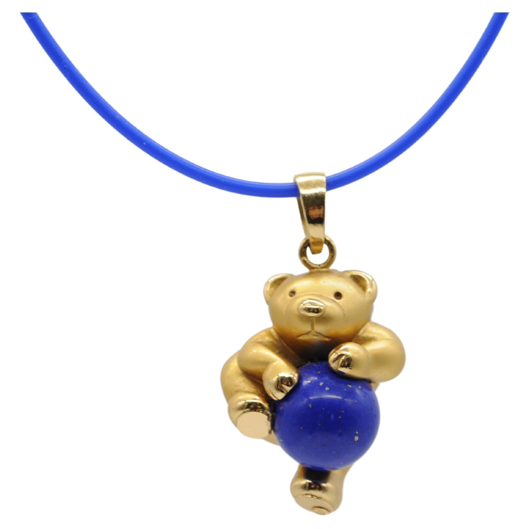 Beautiful 18k yellow gold bear pendant with  lapis lazuli For Sale 9