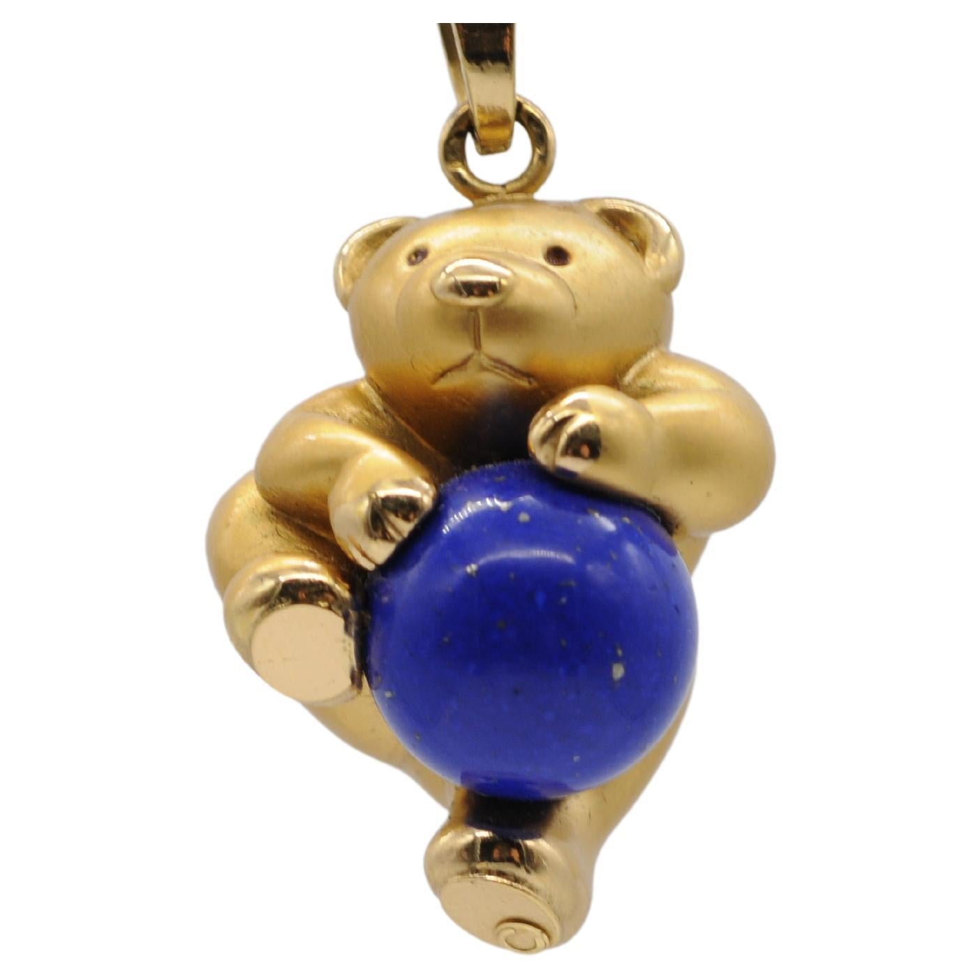 Beautiful 18k yellow gold bear pendant with  lapis lazuli For Sale 3