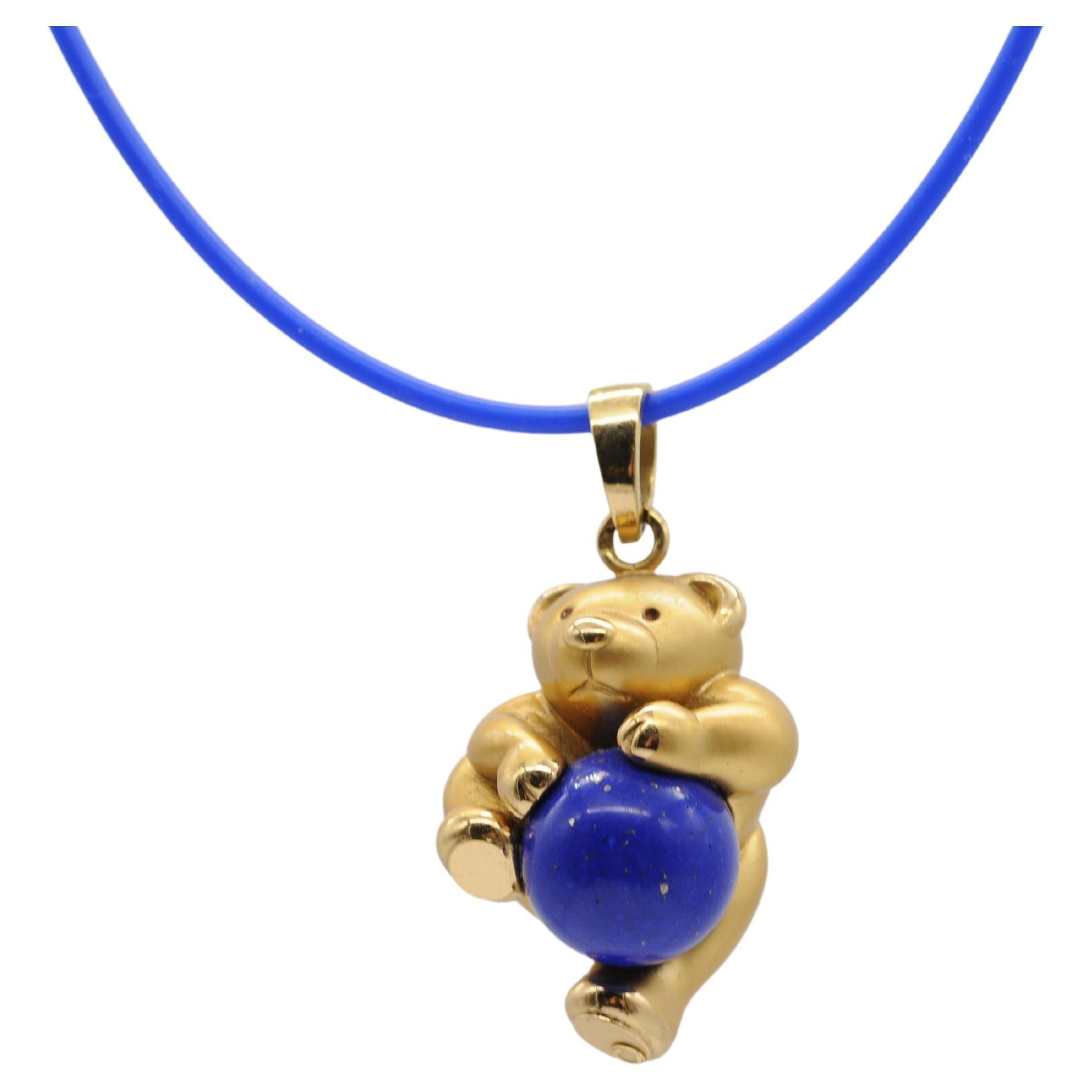 Beautiful 18k yellow gold bear pendant with  lapis lazuli For Sale 4