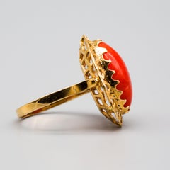 Beautiful 18k Yellow Gold Cabochon Coral Ring