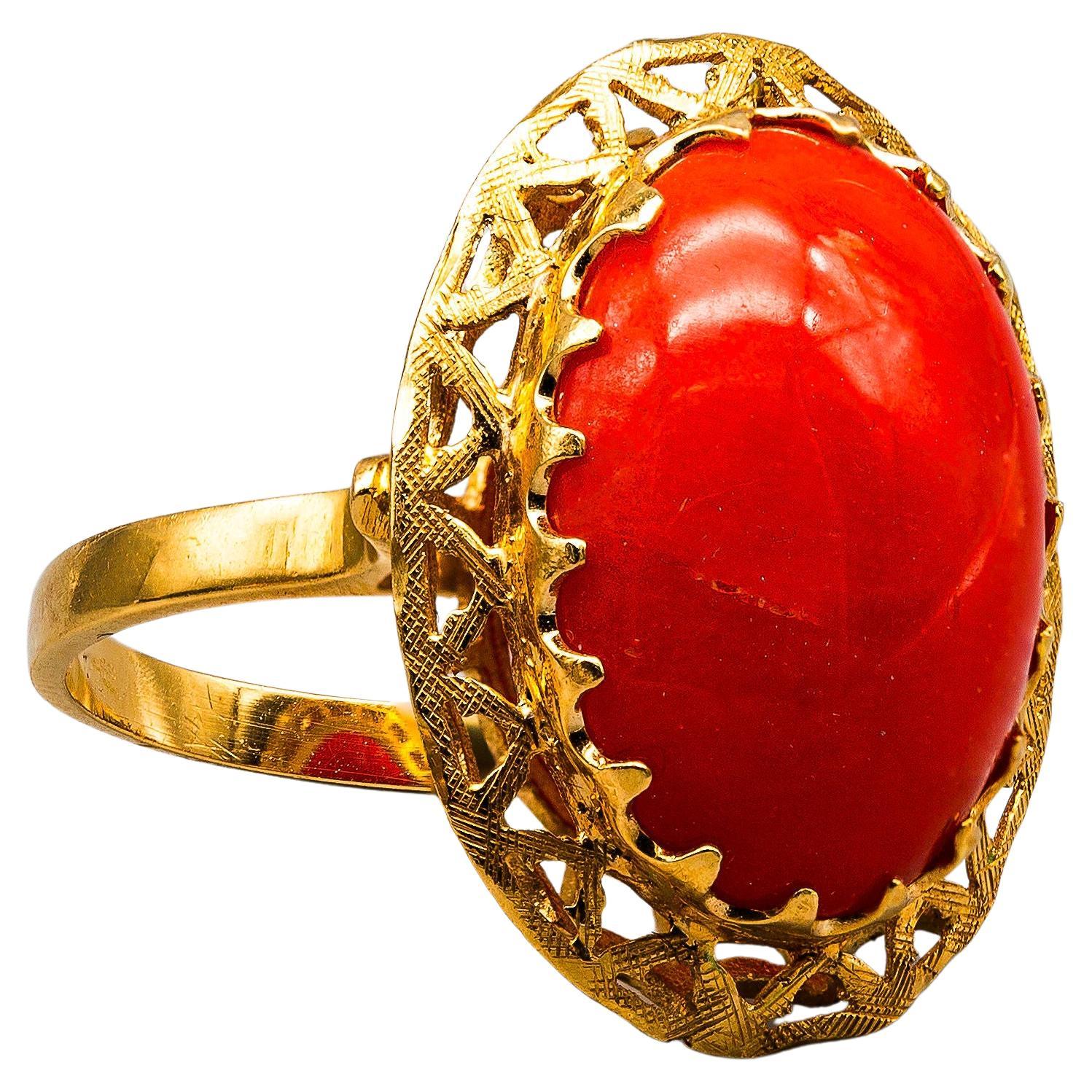 Beautiful 18k Yellow Gold Cabochon Coral Ring