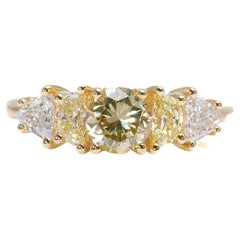 Beautiful 18k Yellow Gold Cluster Ring with 1.47 ct Natural Diamonds AIG Cert