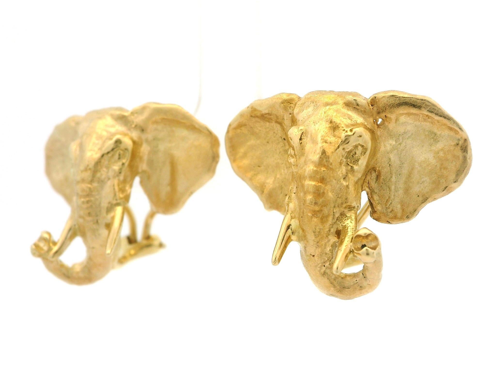Beautiful 18k Yellow Gold Detailed Textured Elephant Head Clip On Earrings For Sale 1