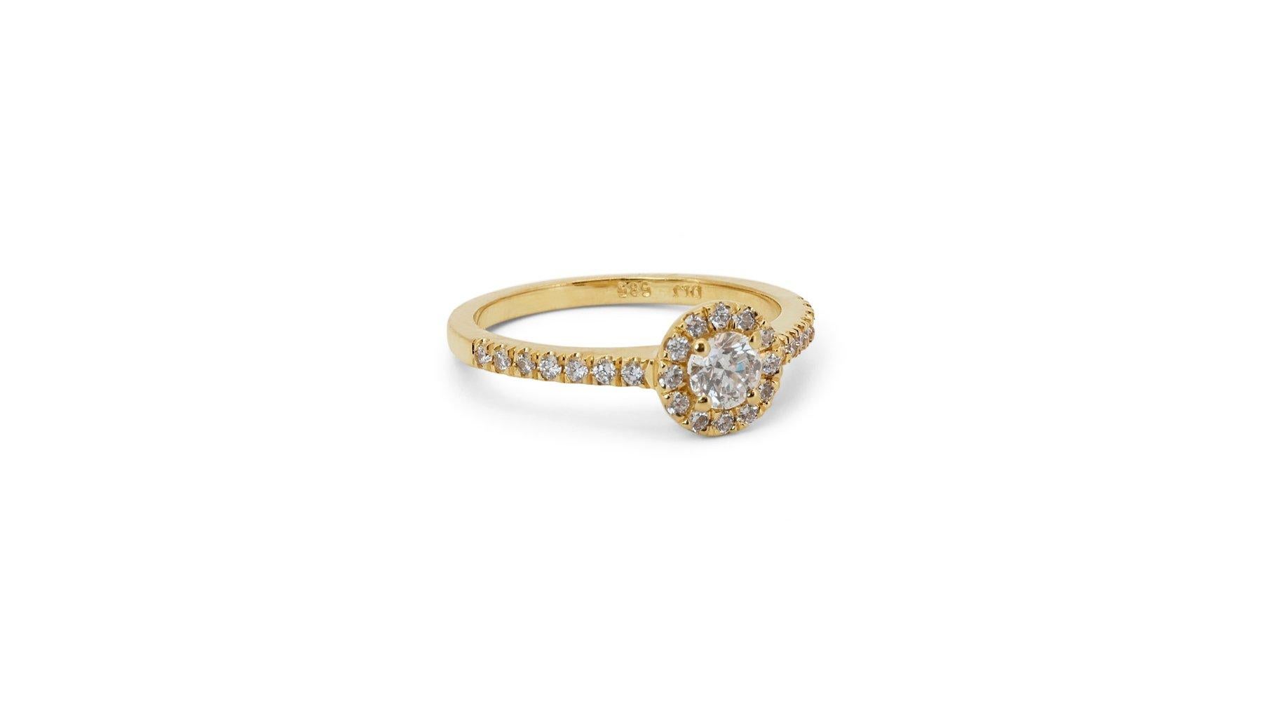 Round Cut Beautiful 18k Yellow Gold Natural Diamond Halo Ring w/ 1 ct - GIA Certified For Sale