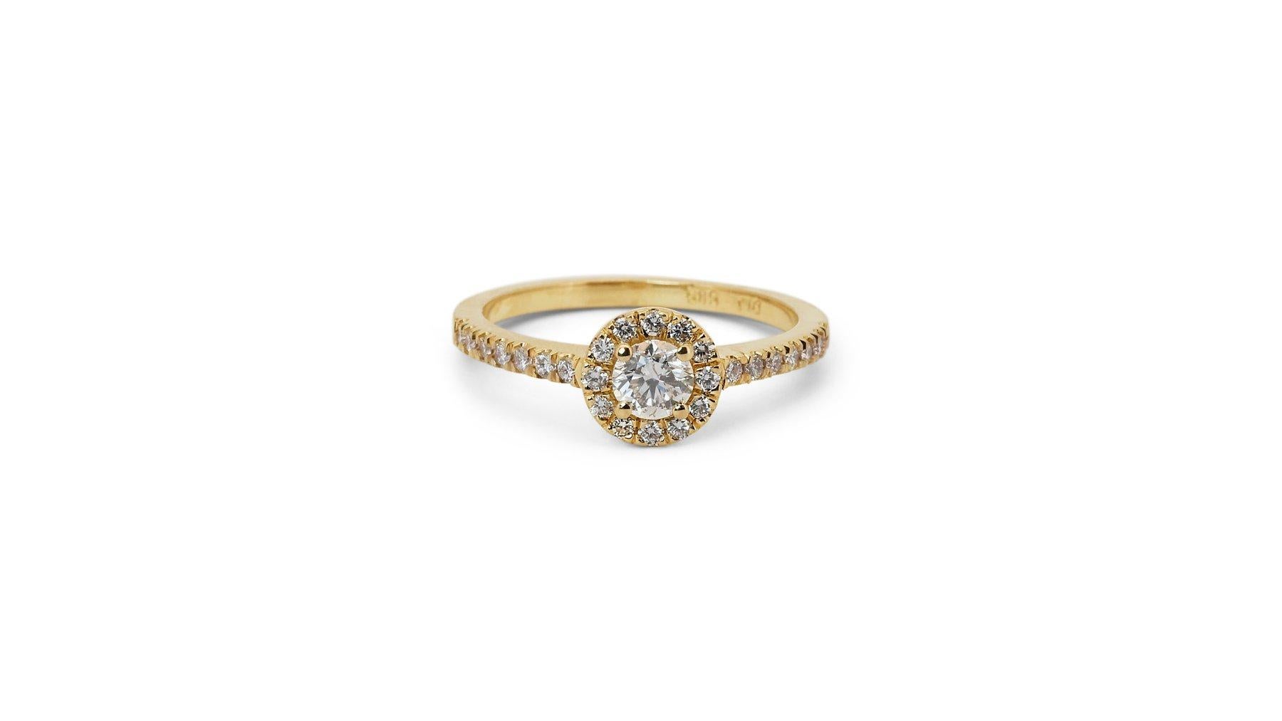 Beautiful 18k Yellow Gold Natural Diamond Halo Ring w/ 1 ct - GIA Certified In New Condition For Sale In רמת גן, IL