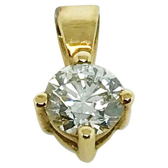 Beautiful 18k Yellow Gold Pendant with 0.50ct Natural Diamonds IGI Certificate For Sale