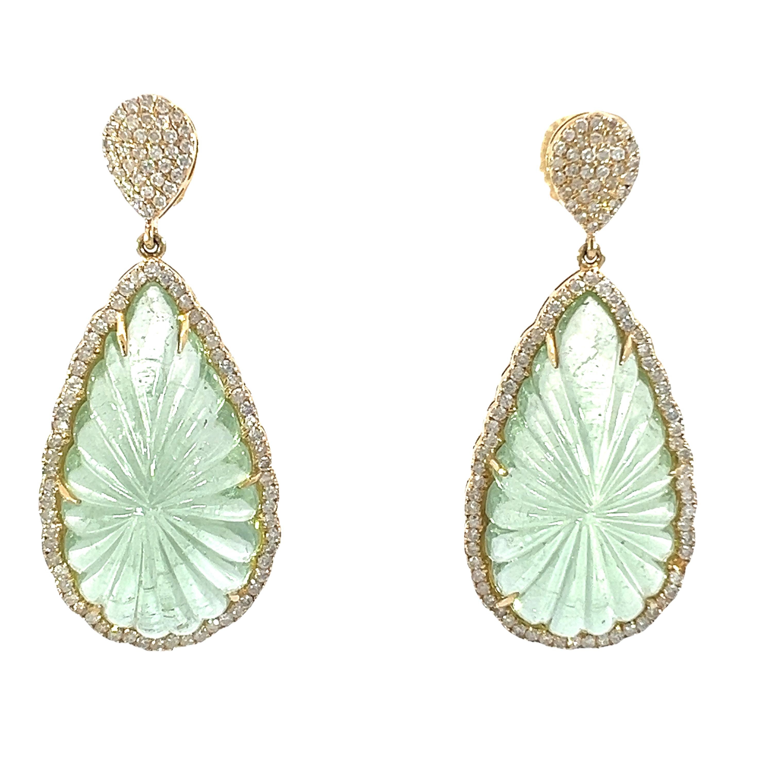 Women's Beautiful 18Kt natural green aquamarine and diamond earrings For Sale