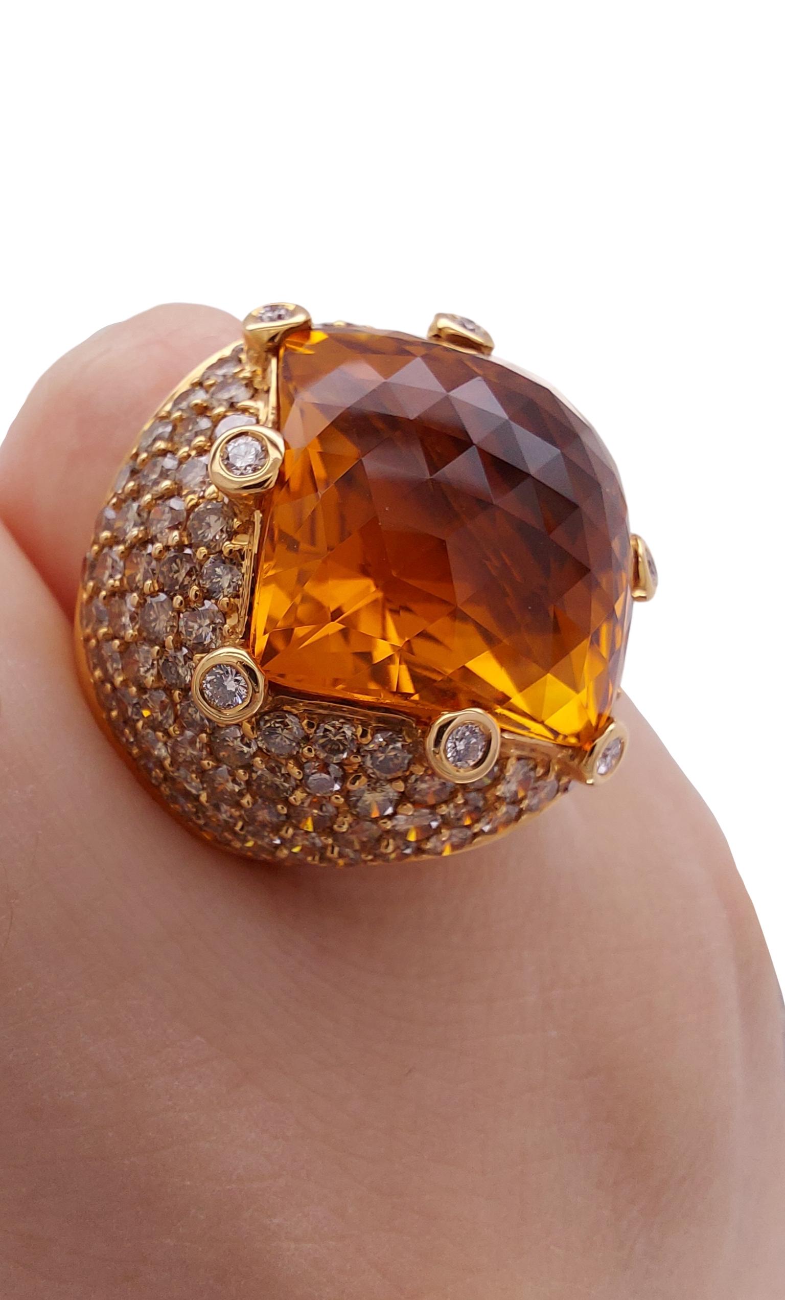 Beautiful 18kt Pink Gold Ring with Large 22.50 Ct Citrine and 5.25 Ct Diamonds For Sale 2