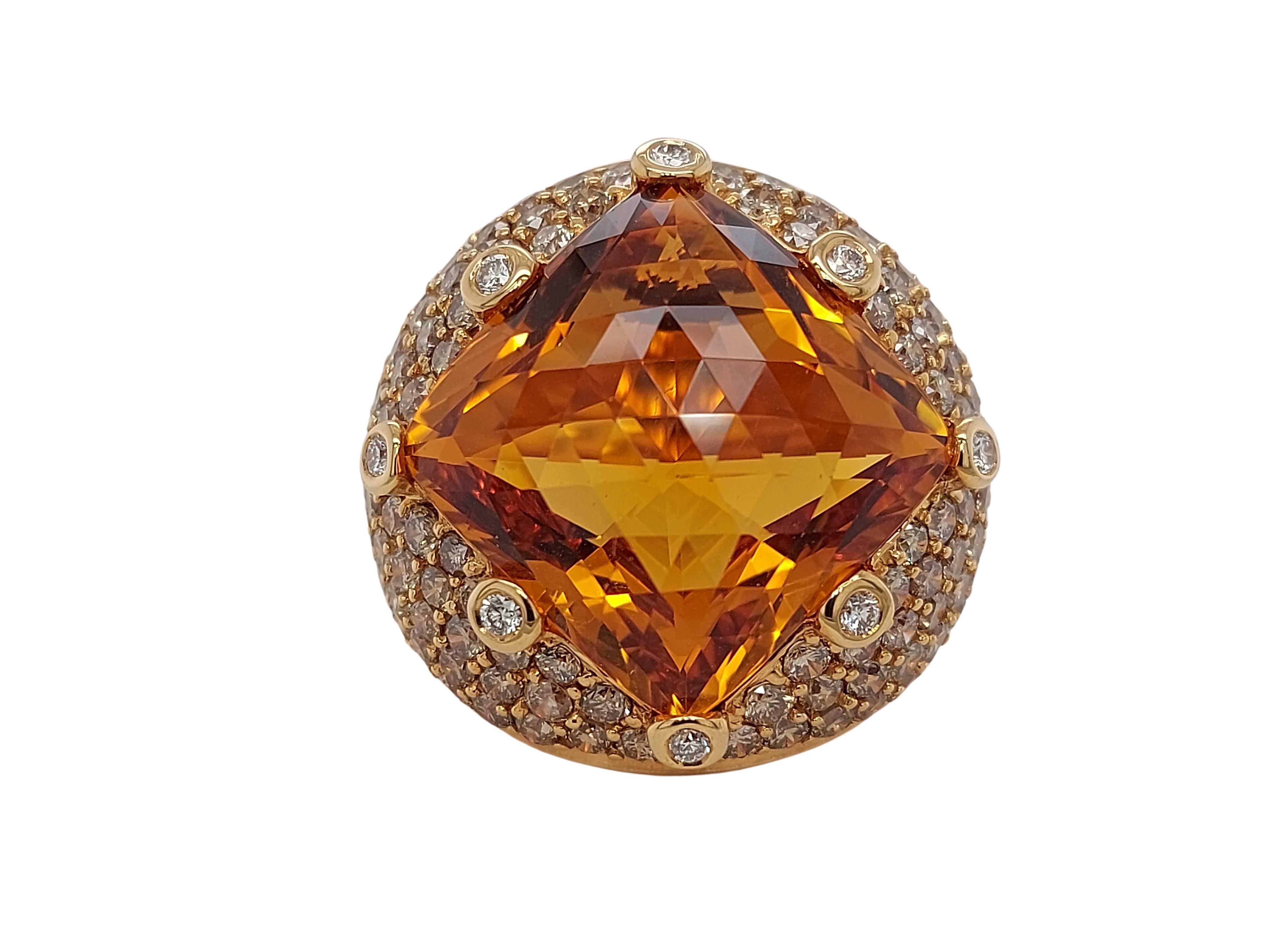 Women's or Men's Beautiful 18kt Pink Gold Ring with Large 22.50 Ct Citrine and 5.25 Ct Diamonds For Sale