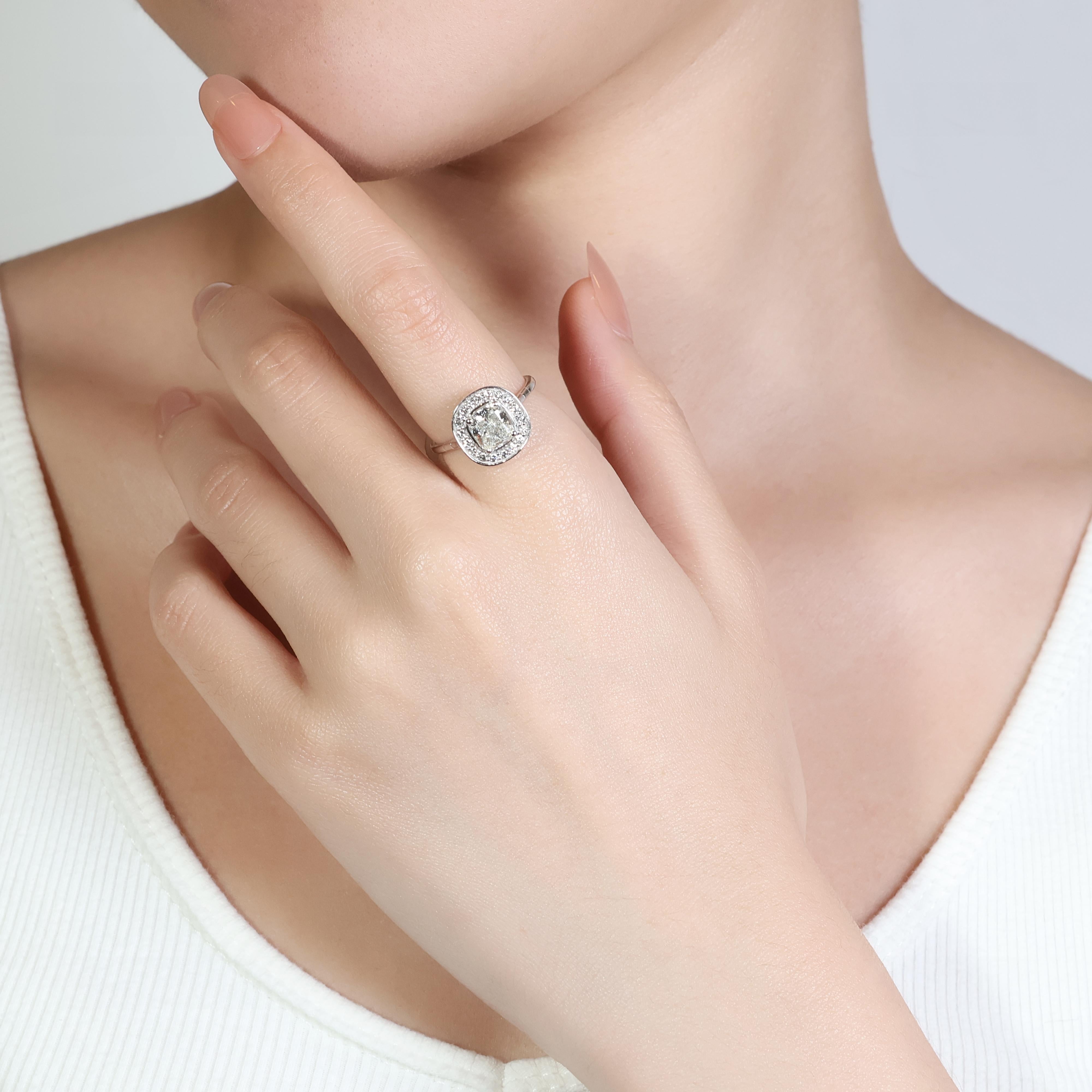Schöne 18kt. Weißgold Halo-Kissenring mit 1,70 Karat natürlichen Diamanten, IGI-zertifiziert im Angebot 6
