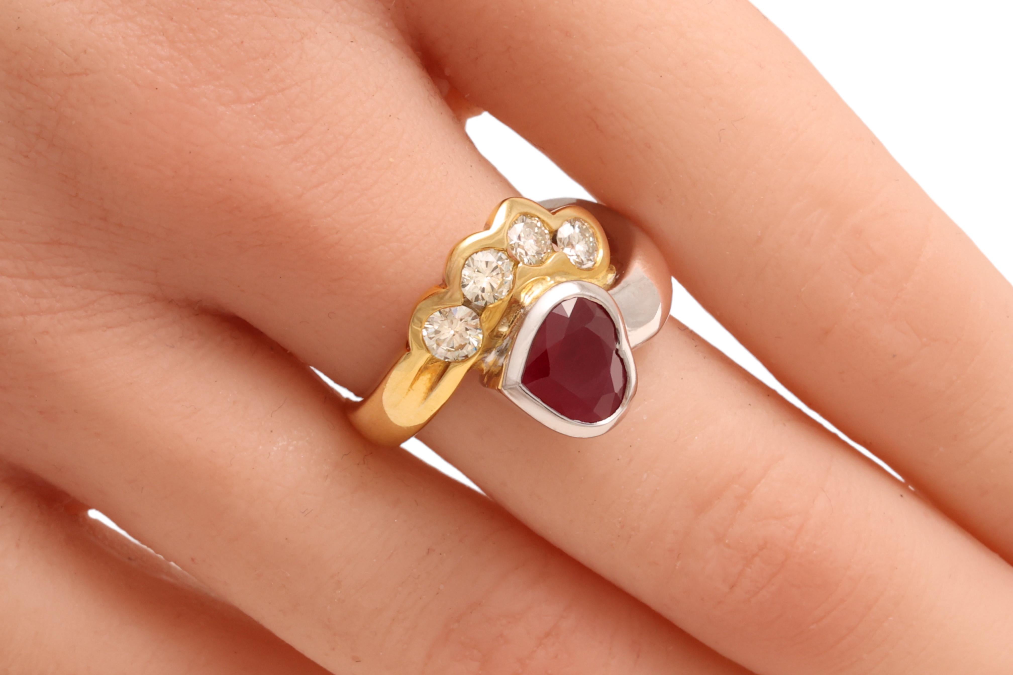 Beautiful 18kt Yellow and White Gold Ring with 4 Diamonds and Heart Shaped Ruby For Sale 8