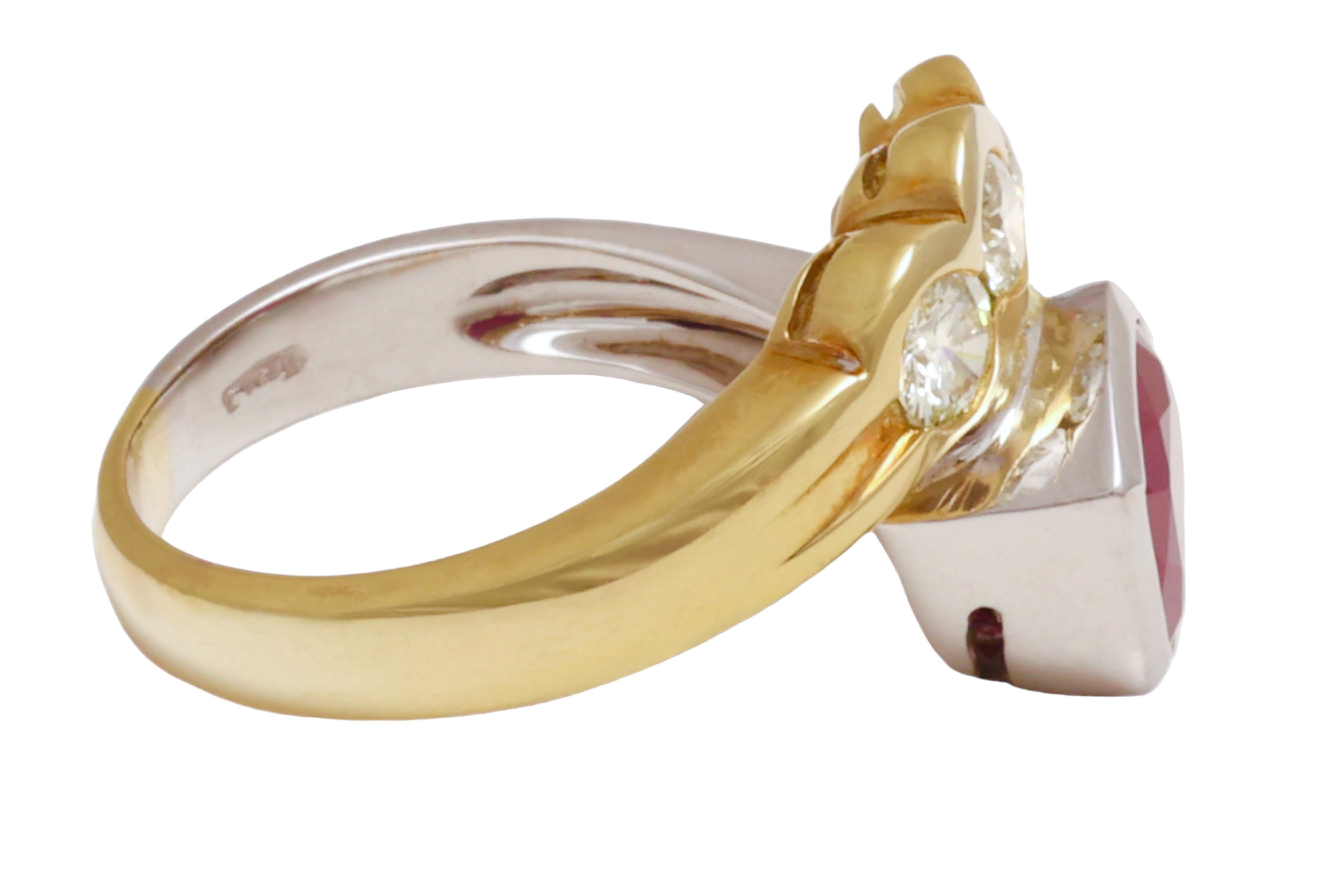 Beautiful 18kt Yellow and White Gold Ring with 4 Diamonds and Heart Shaped Ruby For Sale 9
