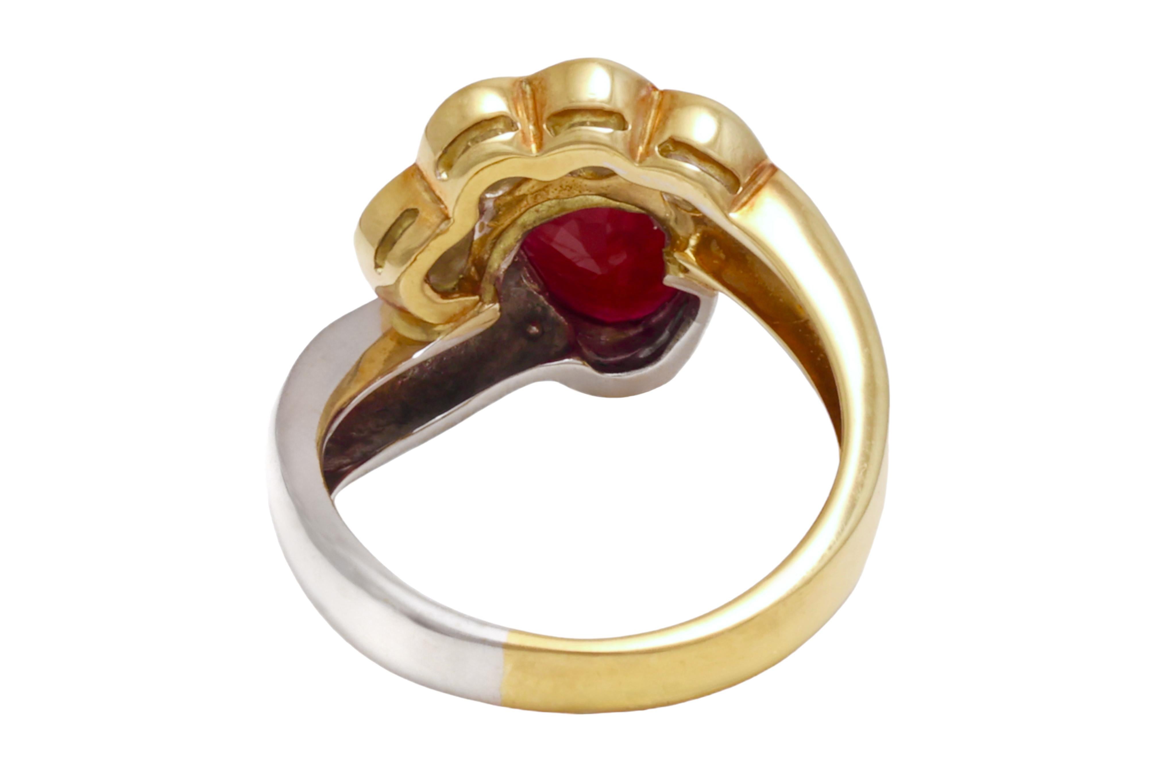 Beautiful 18kt Yellow and White Gold Ring with 4 Diamonds and Heart Shaped Ruby For Sale 10