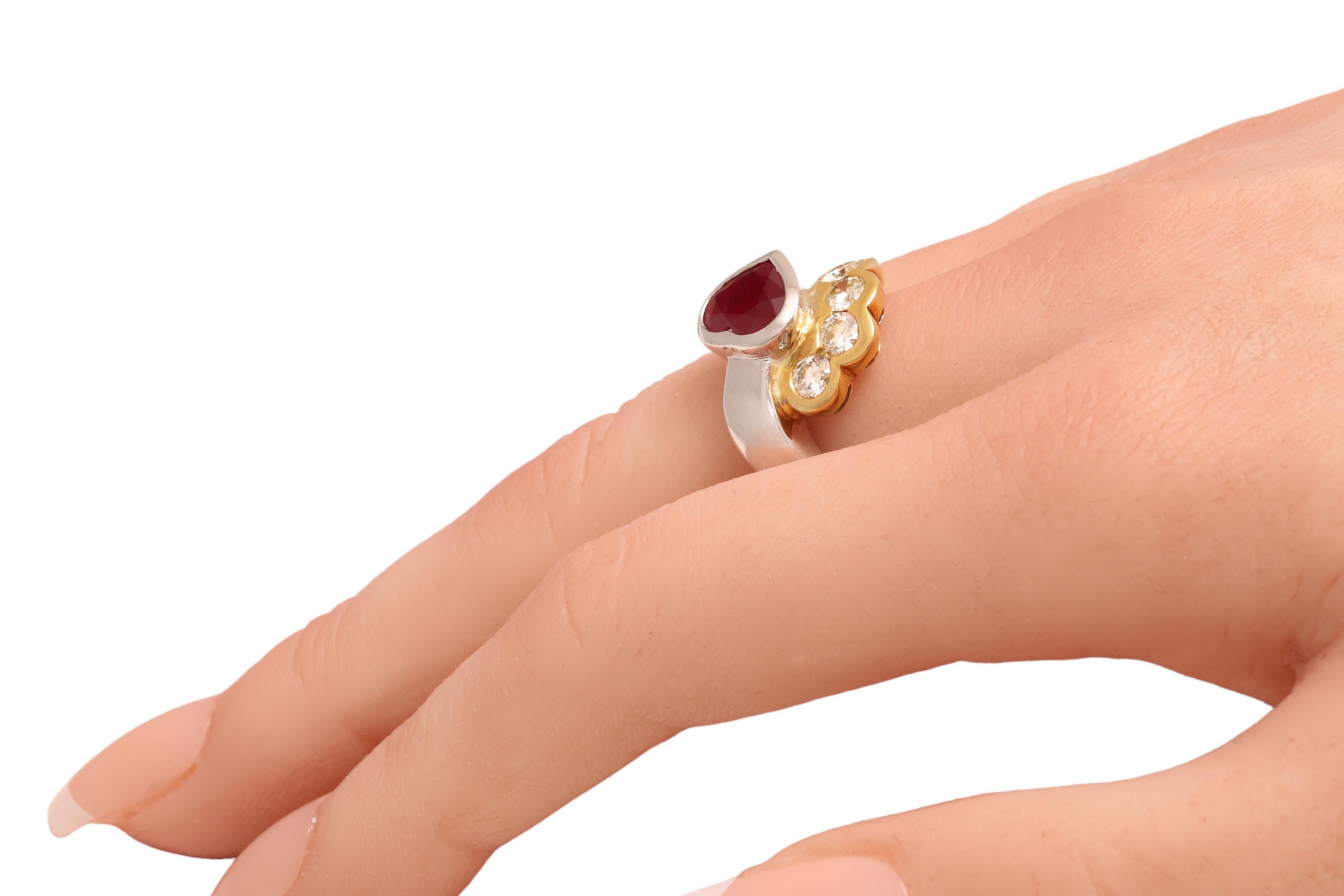 Beautiful 18kt Yellow and White Gold Ring with 4 Diamonds and Heart Shaped Ruby For Sale 3