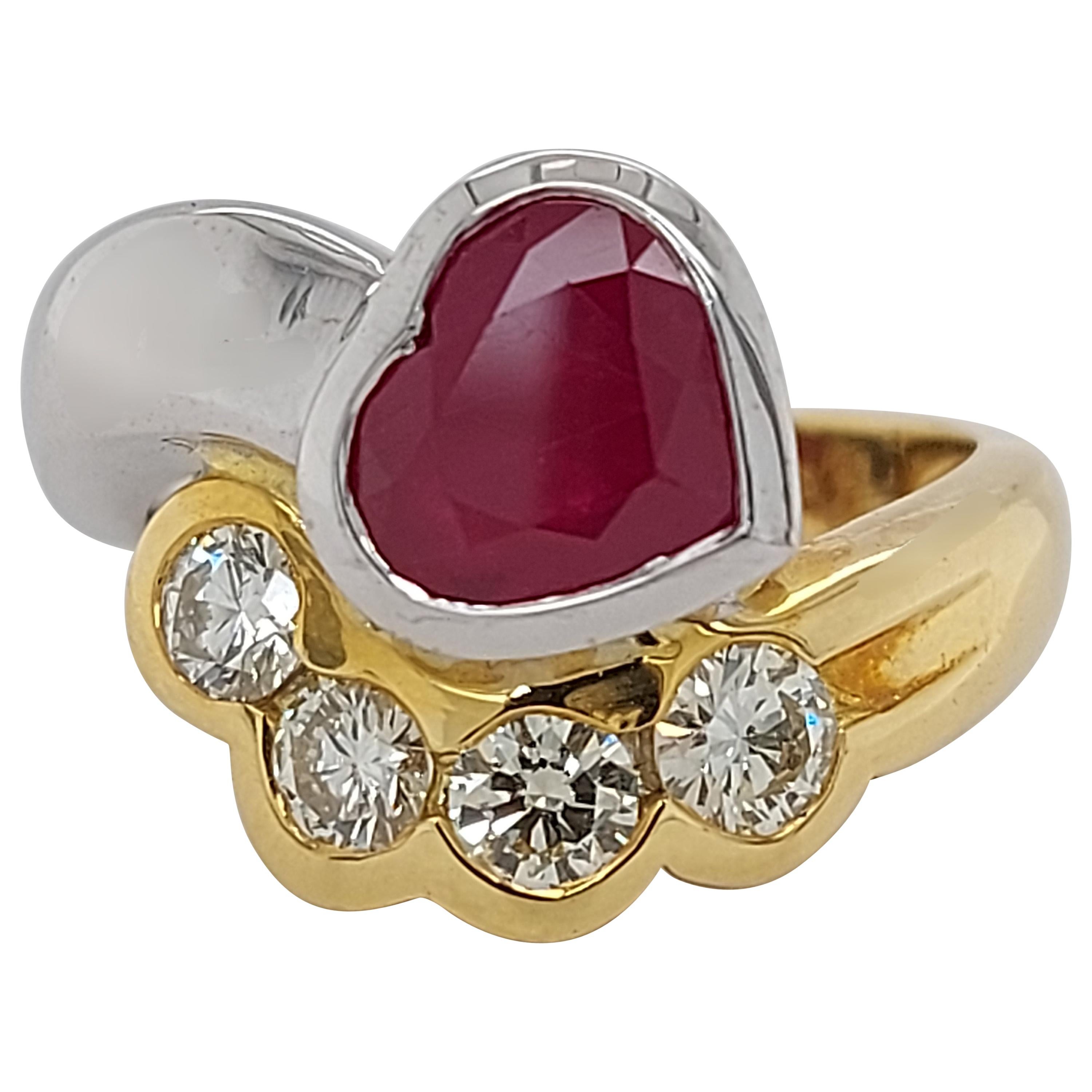 Beautiful 18kt Yellow and White Gold Ring with 4 Diamonds and Heart Shaped Ruby