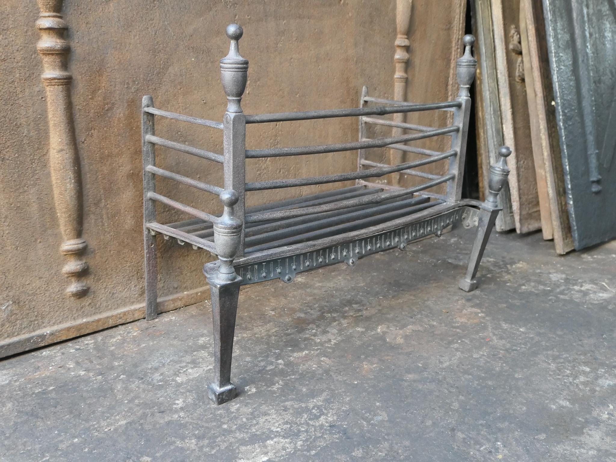 Magnifique grille de cheminée néoclassique hollandaise du 18ème-19ème siècle en vente 4