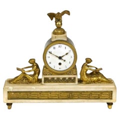 Magnifique horloge de cheminée européenne Thomas Hawley du 18e siècle en bronze doré et marbre blanc