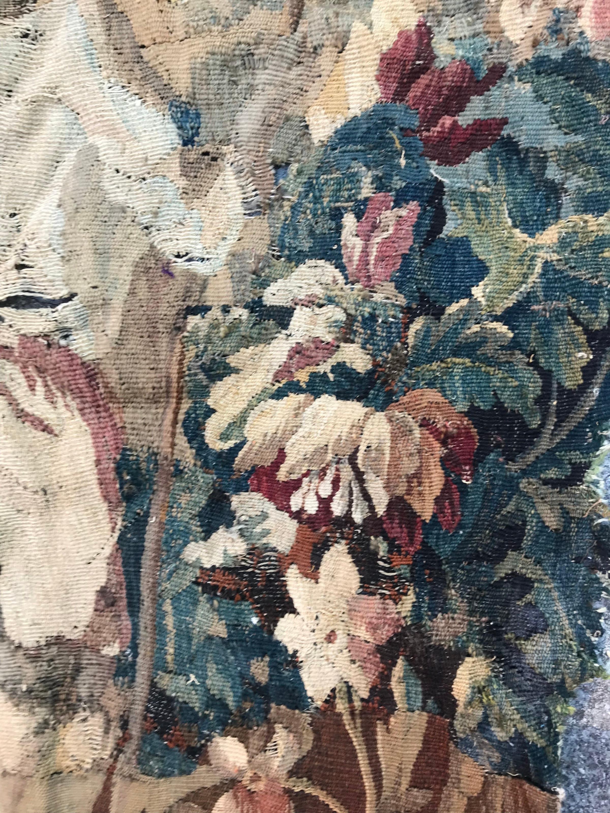 Beautiful 18th Century Aubusson Tapestry Fragment In Fair Condition For Sale In Saint Ouen, FR