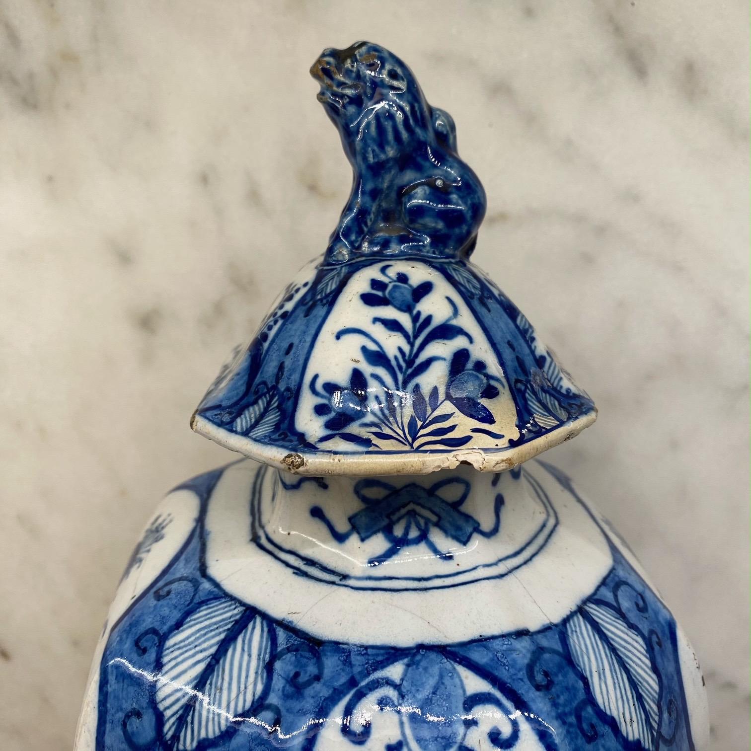 Beautiful 18th Century Dutch Delft Blue and White Earthenware Vase with Top For Sale 6