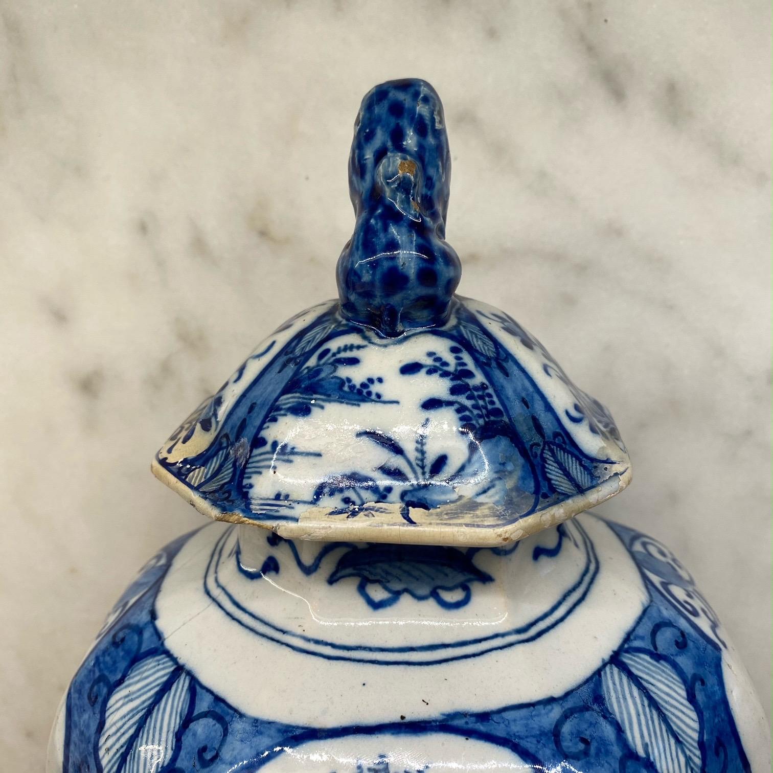 Beautiful 18th Century Dutch Delft Blue and White Earthenware Vase with Top For Sale 7